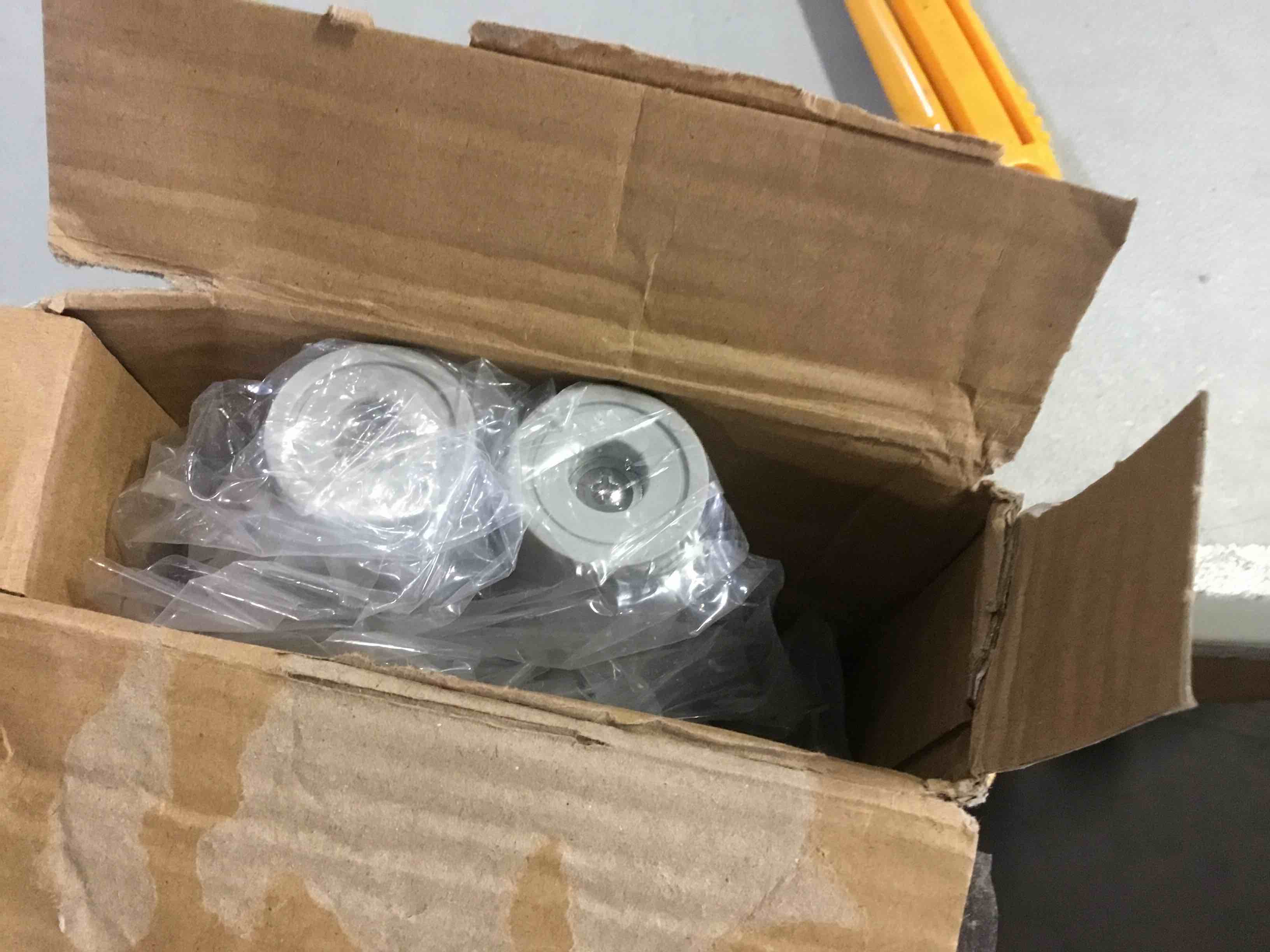 https://s3.amazonaws.com/lotting-images-prod/bidfta/BLU5419571_1690481795737.jpeg