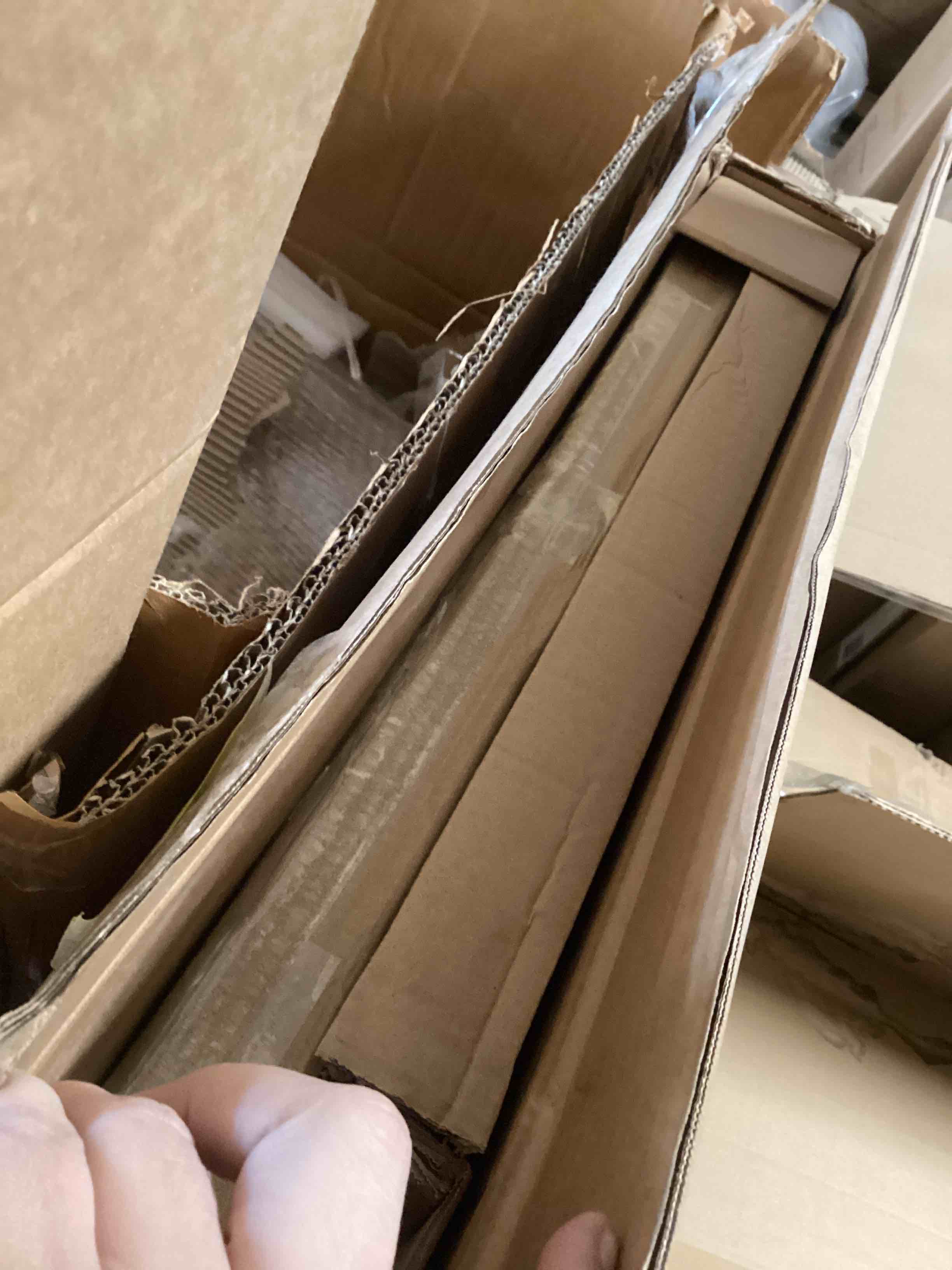 https://s3.amazonaws.com/lotting-images-prod/bidfta/BLU5423084_1702483756943.jpeg