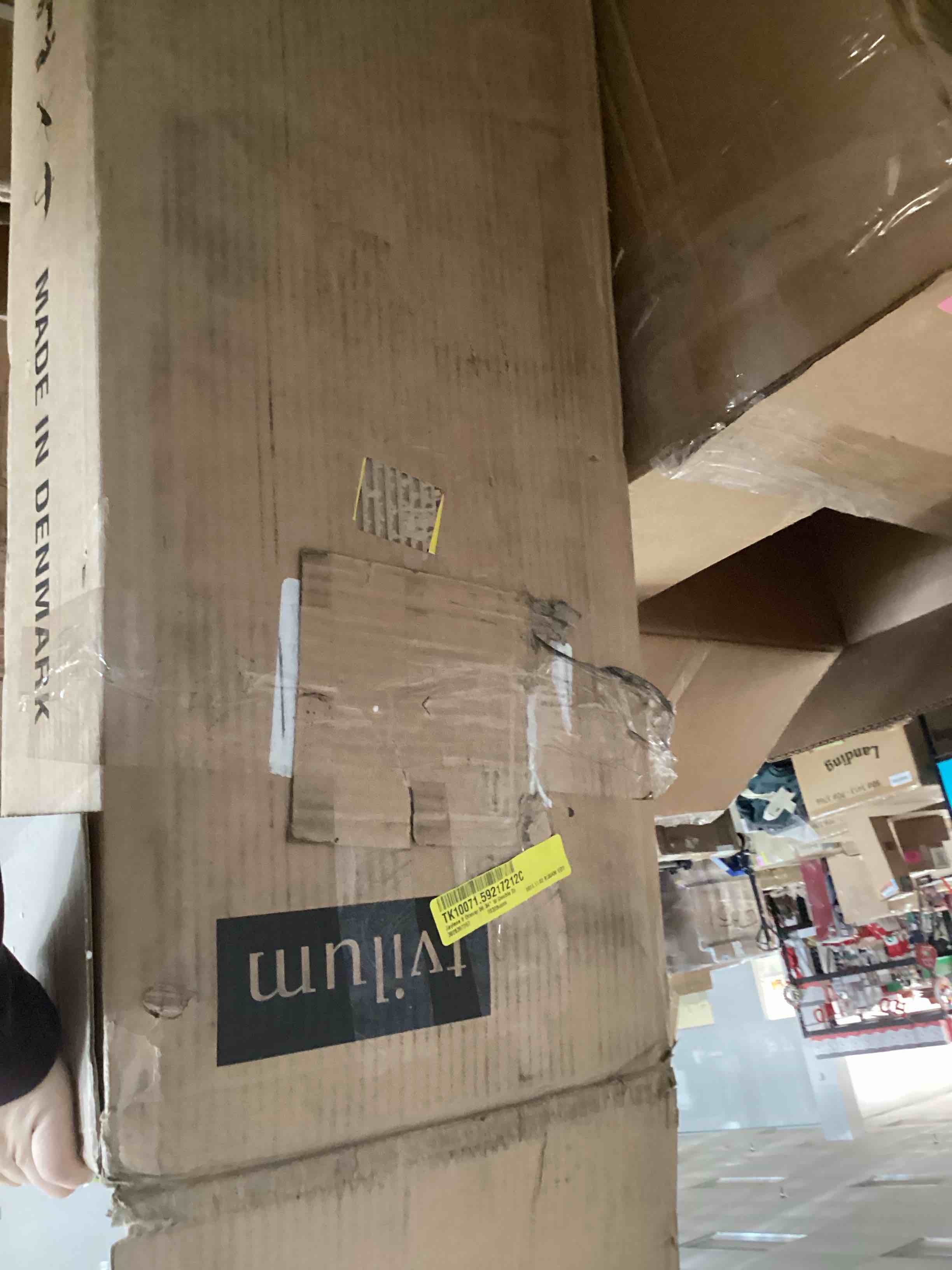 https://s3.amazonaws.com/lotting-images-prod/bidfta/BLU5423090_1702482268744.jpeg