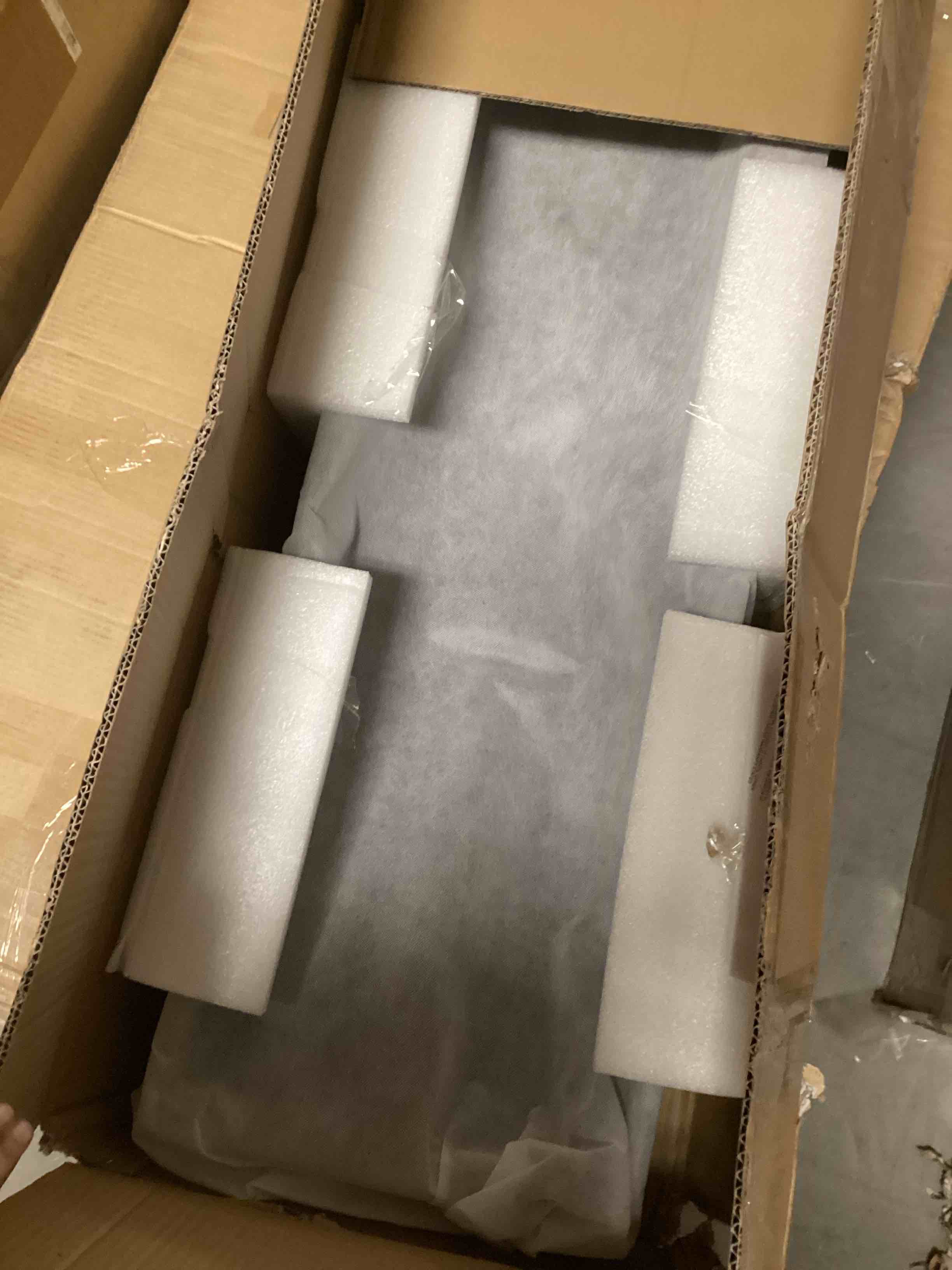 https://s3.amazonaws.com/lotting-images-prod/bidfta/BLU5423105_1702479253409.jpeg
