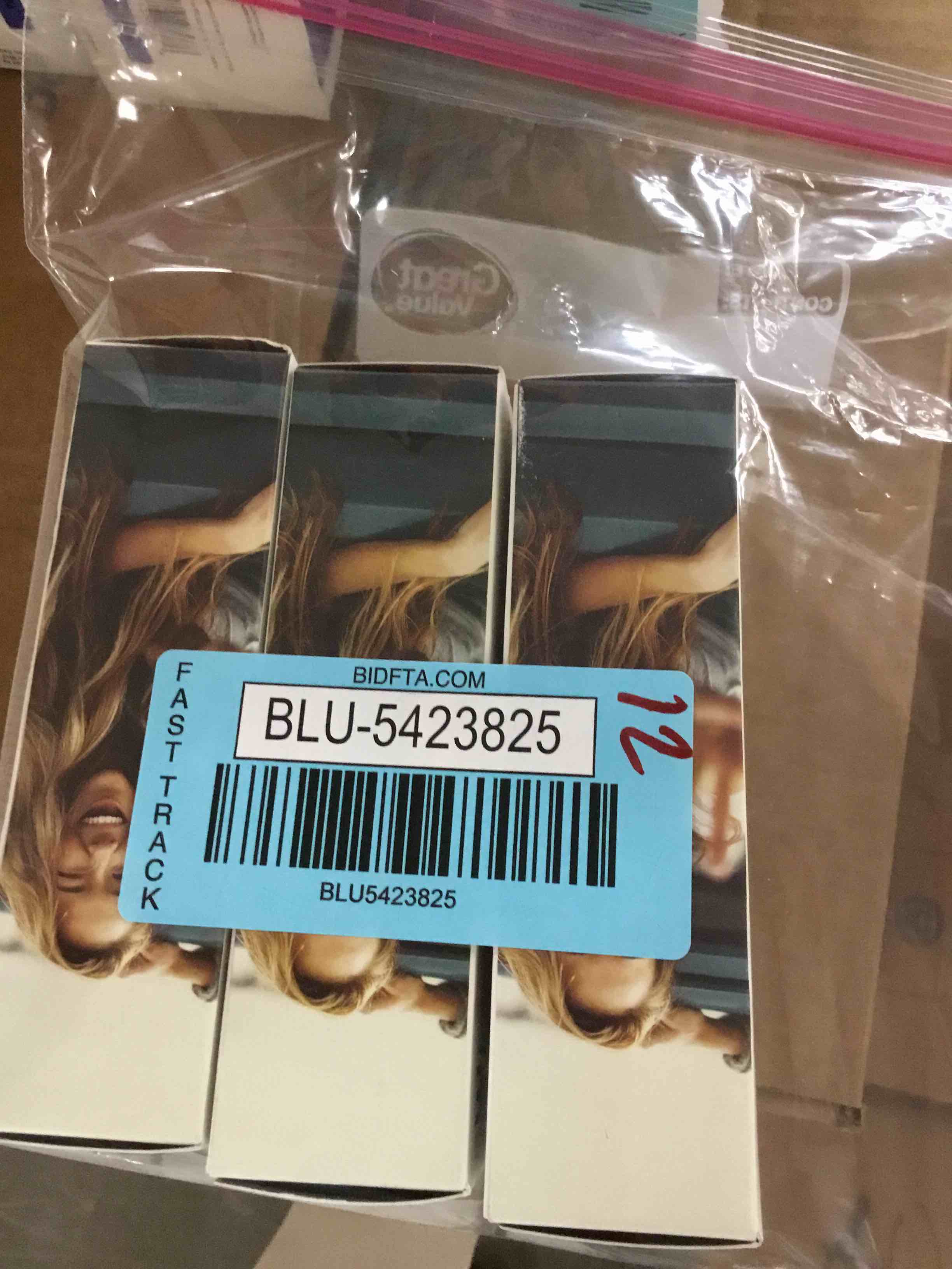 https://s3.amazonaws.com/lotting-images-prod/bidfta/BLU5423825_1704475160315.jpeg