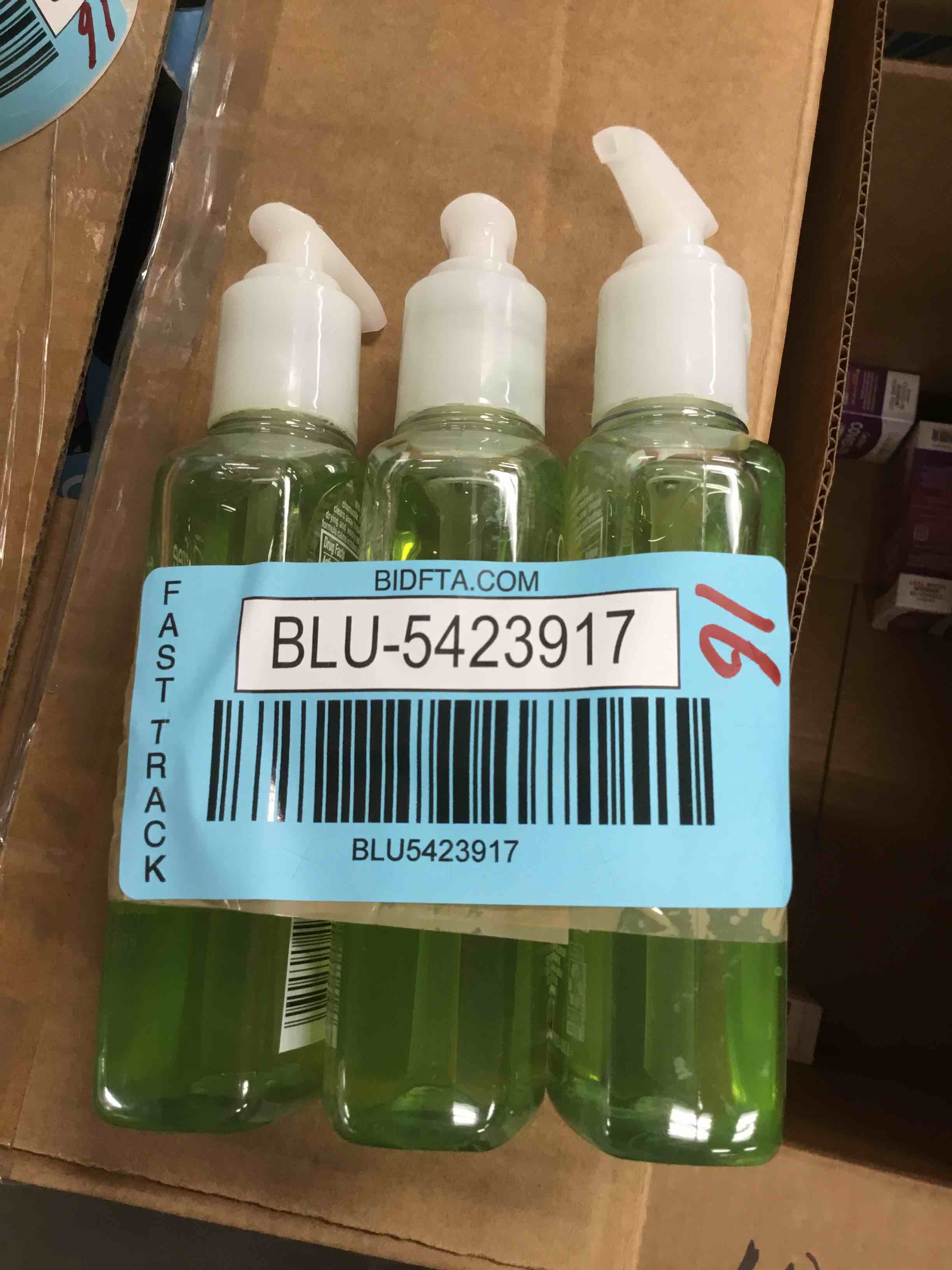 https://s3.amazonaws.com/lotting-images-prod/bidfta/BLU5423917_1704554976691.jpeg