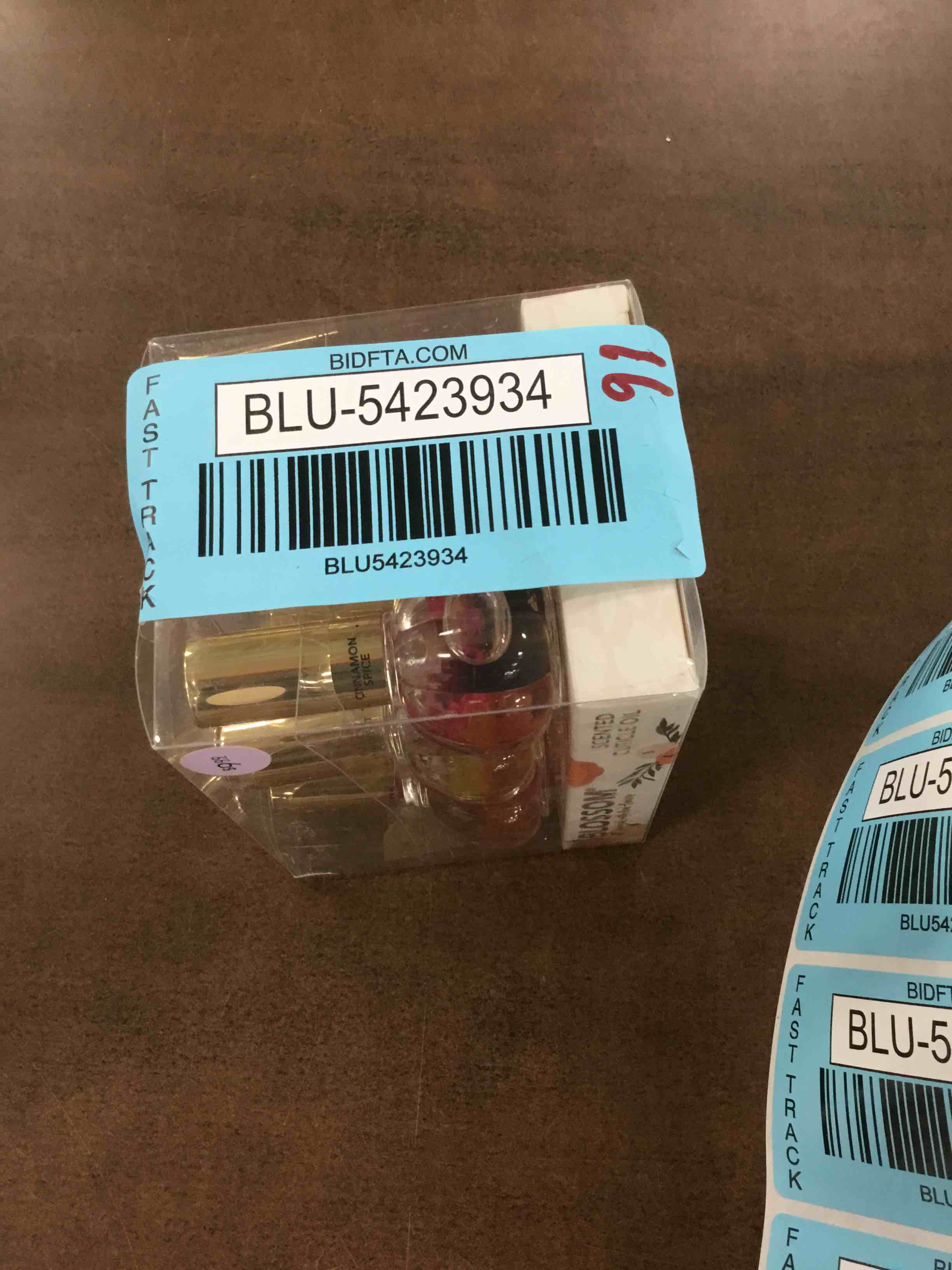 https://s3.amazonaws.com/lotting-images-prod/bidfta/BLU5423934_1704557426336.jpeg