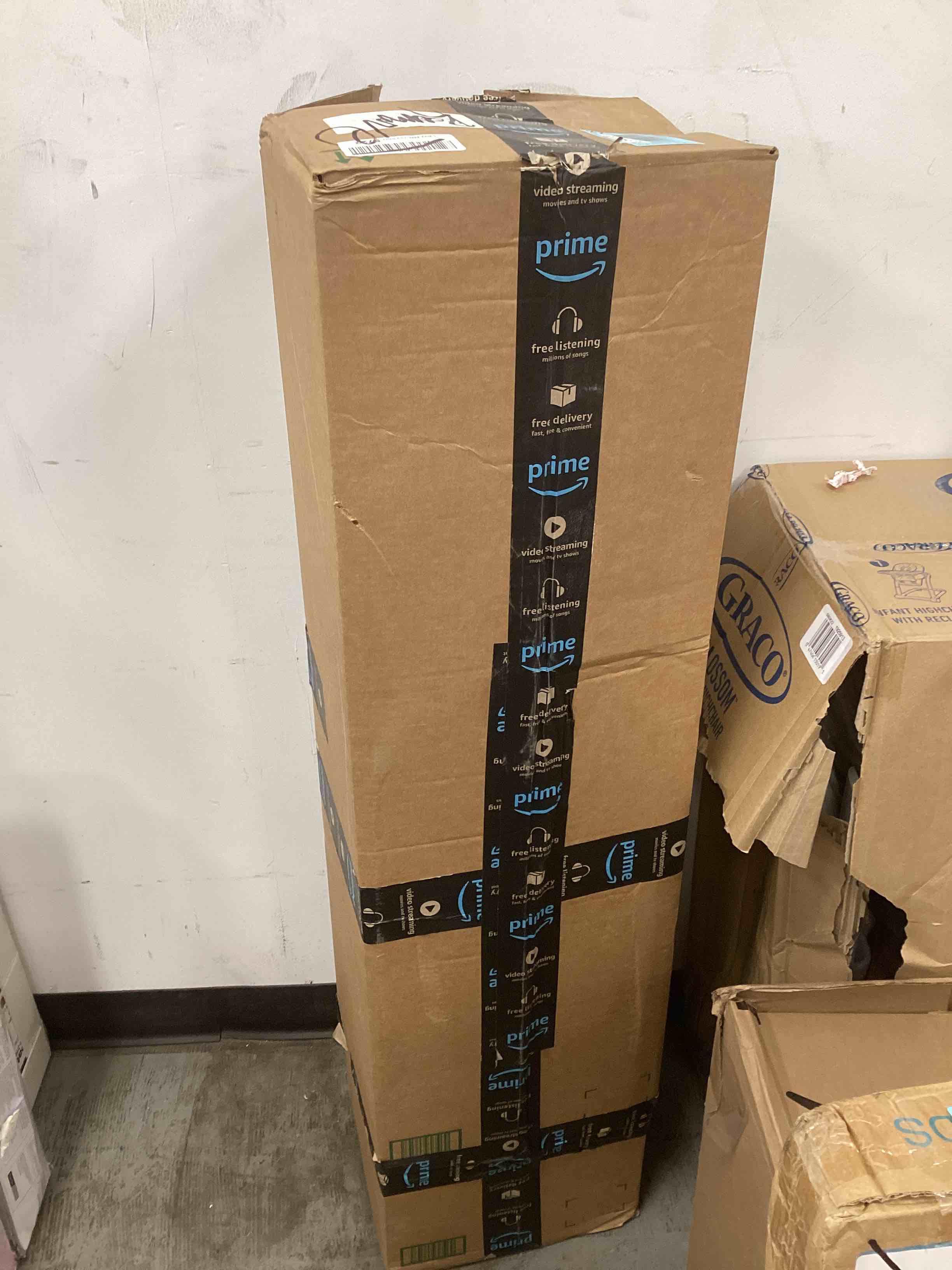 https://s3.amazonaws.com/lotting-images-prod/bidfta/BLU5424179_1705158741639.jpeg