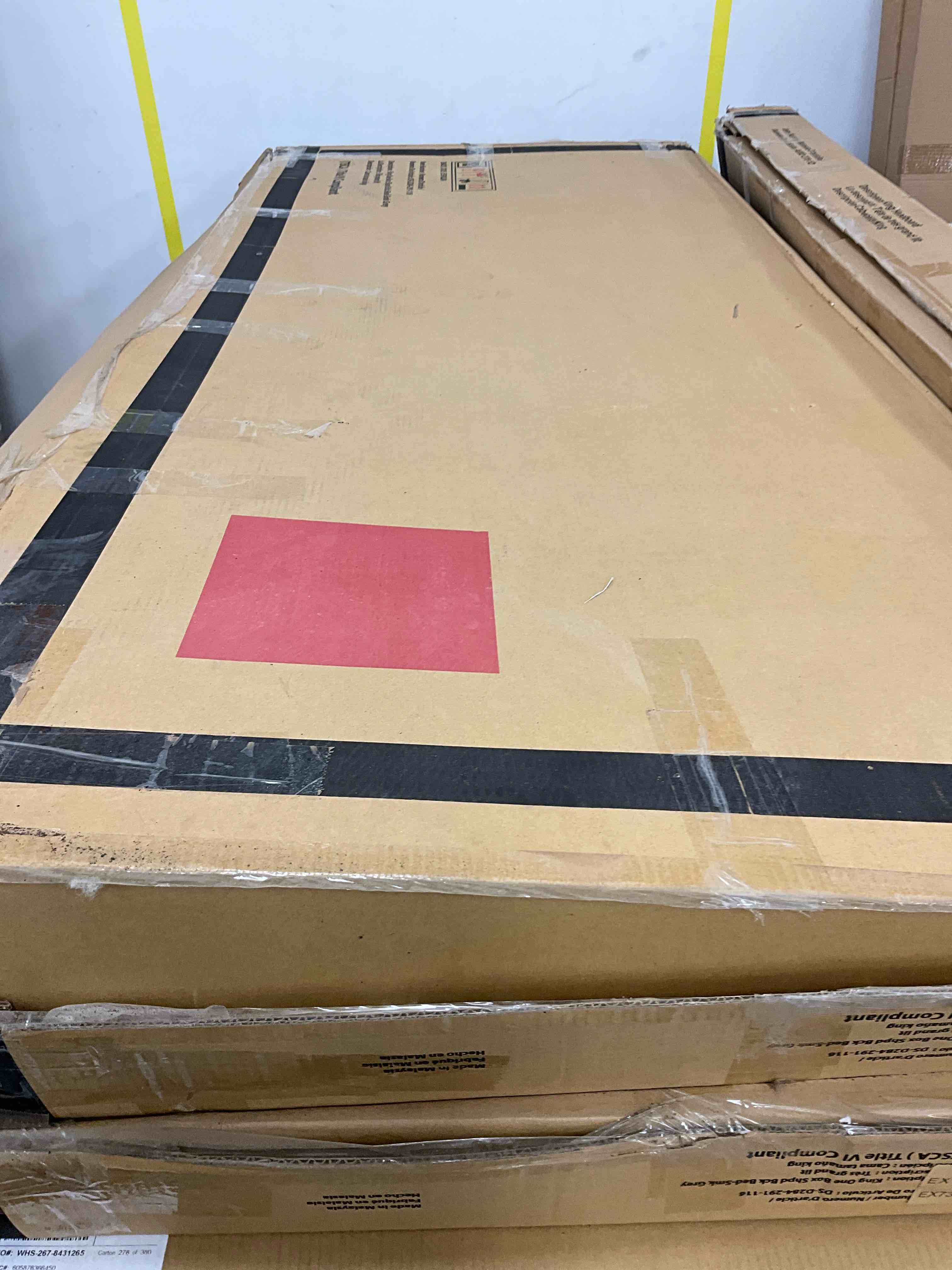 https://s3.amazonaws.com/lotting-images-prod/bidfta/BLU5427014_1707772662882.jpeg