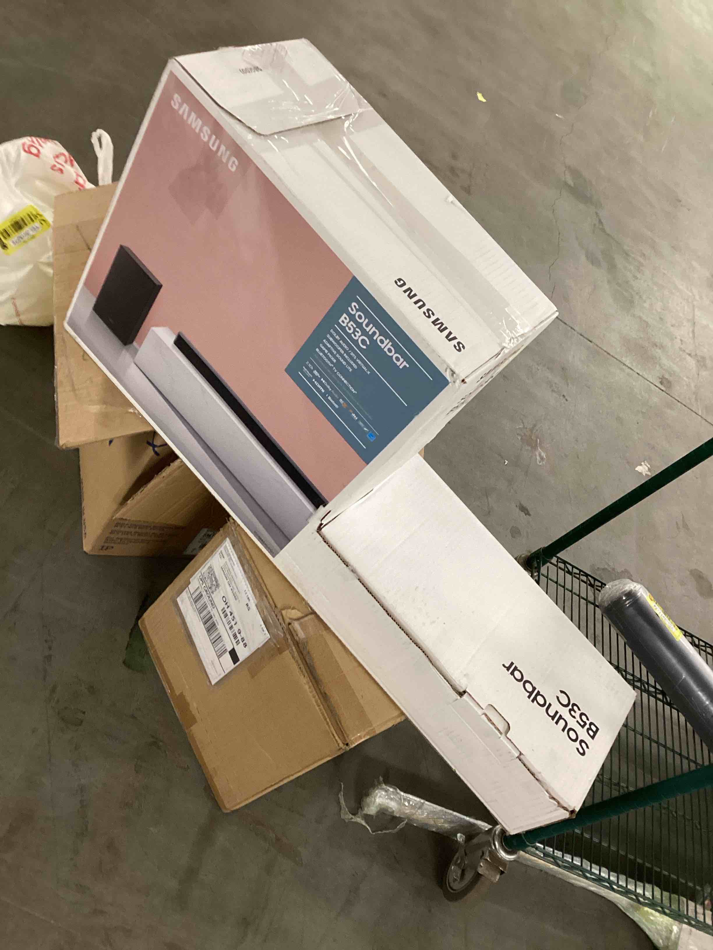 https://s3.amazonaws.com/lotting-images-prod/bidfta/BLU5427249_1709675802423.jpeg