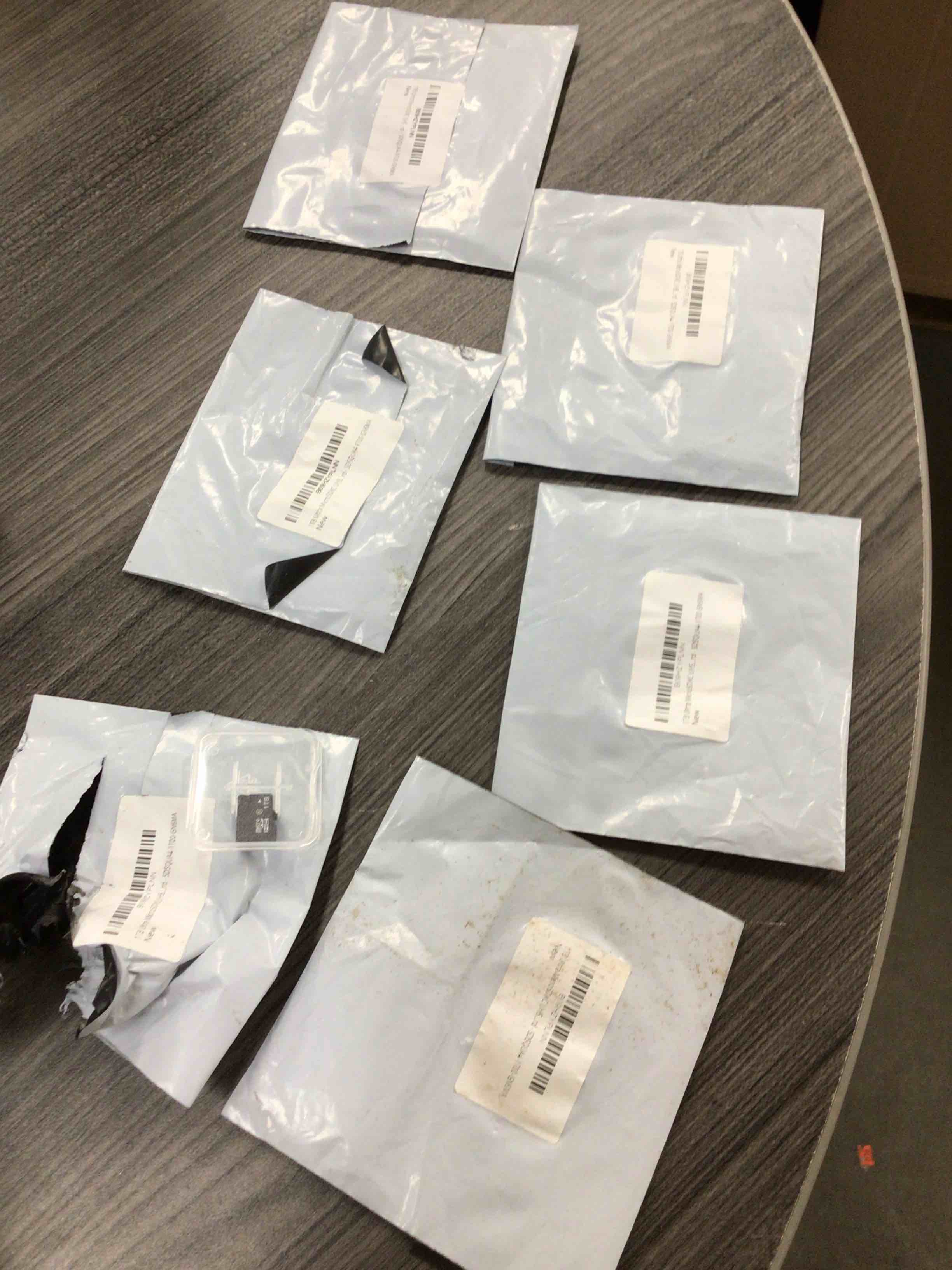 https://s3.amazonaws.com/lotting-images-prod/bidfta/BLU5427300_1712082537631.jpeg