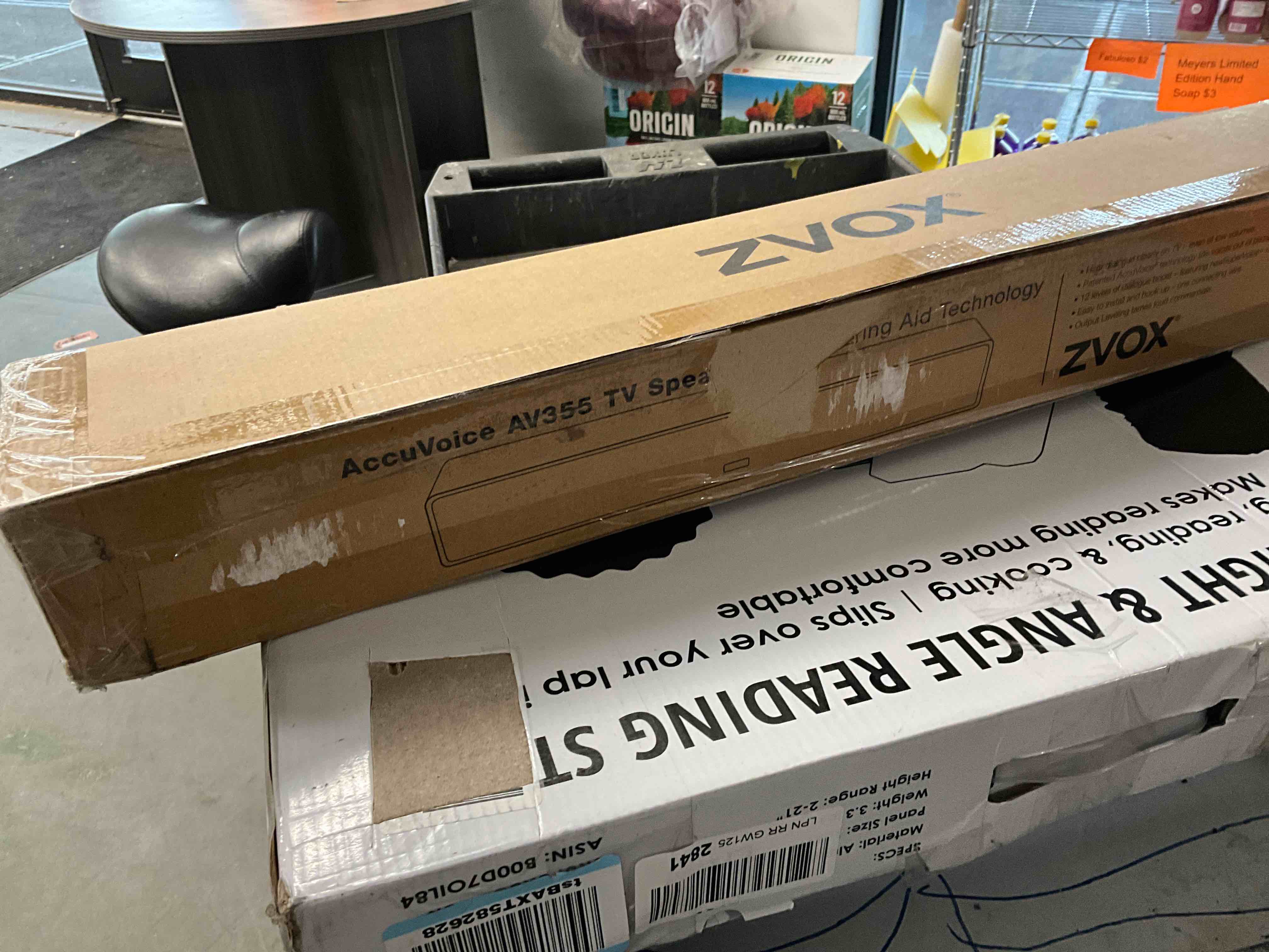 https://s3.amazonaws.com/lotting-images-prod/bidfta/BLU5427765_1702645465114.jpeg