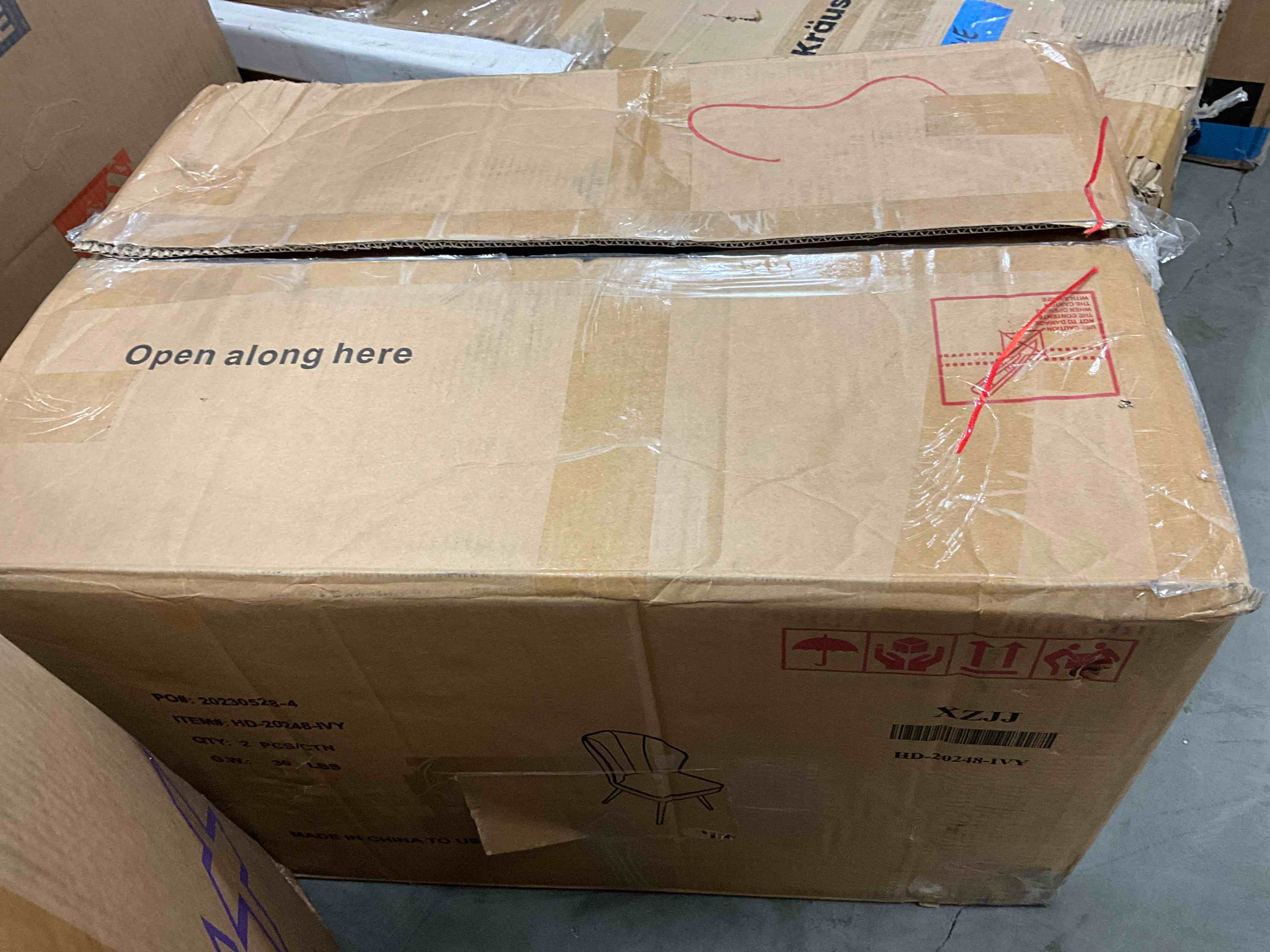 https://s3.amazonaws.com/lotting-images-prod/bidfta/BLU5427783_1702653851697.jpeg