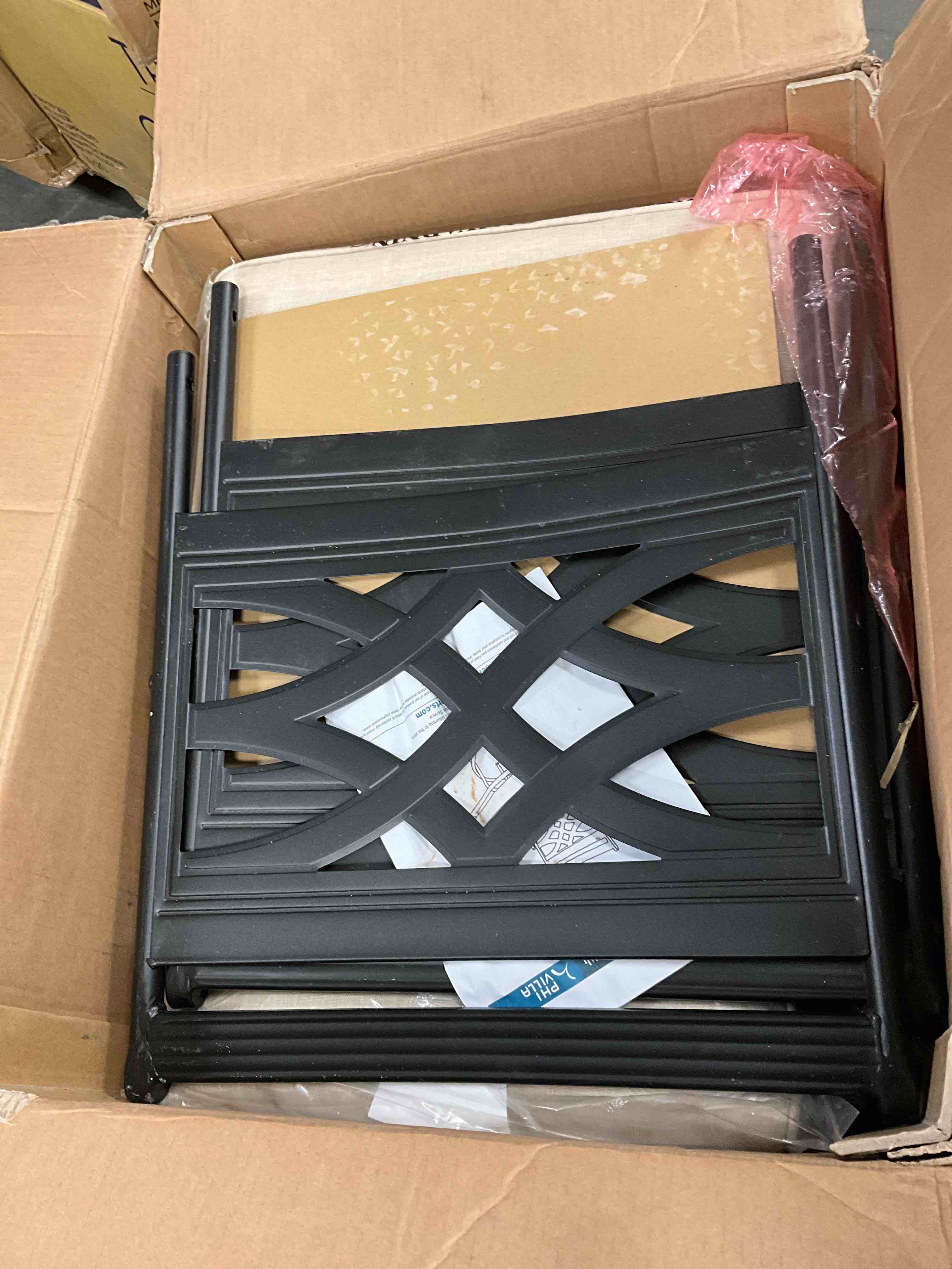 https://s3.amazonaws.com/lotting-images-prod/bidfta/BLU5427786_1702658539001.jpeg