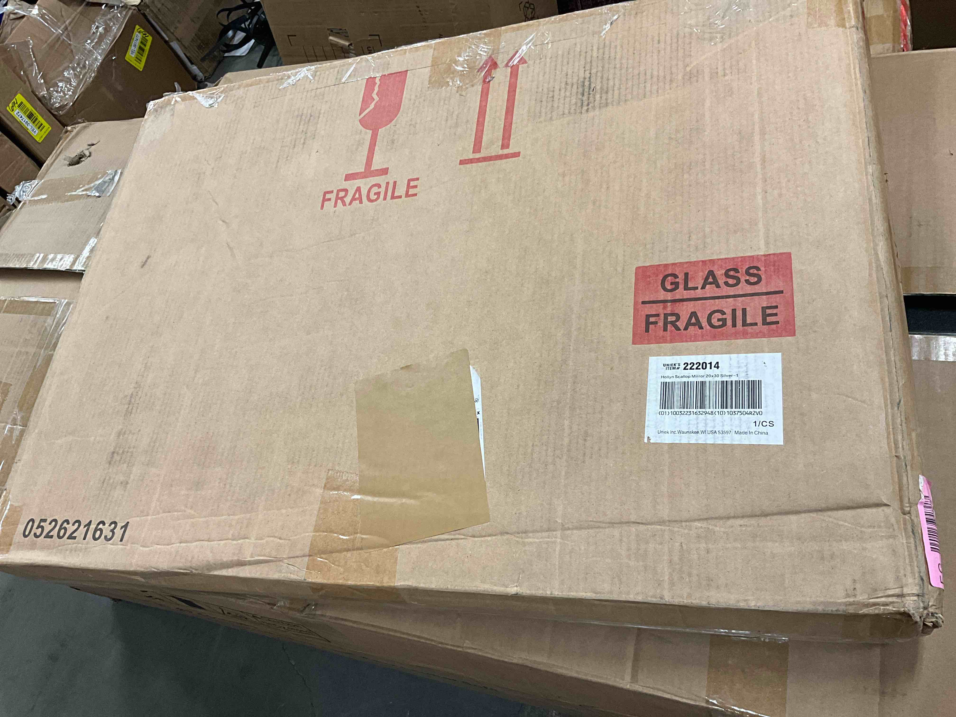 https://s3.amazonaws.com/lotting-images-prod/bidfta/BLU5427809_1702666332477.jpeg