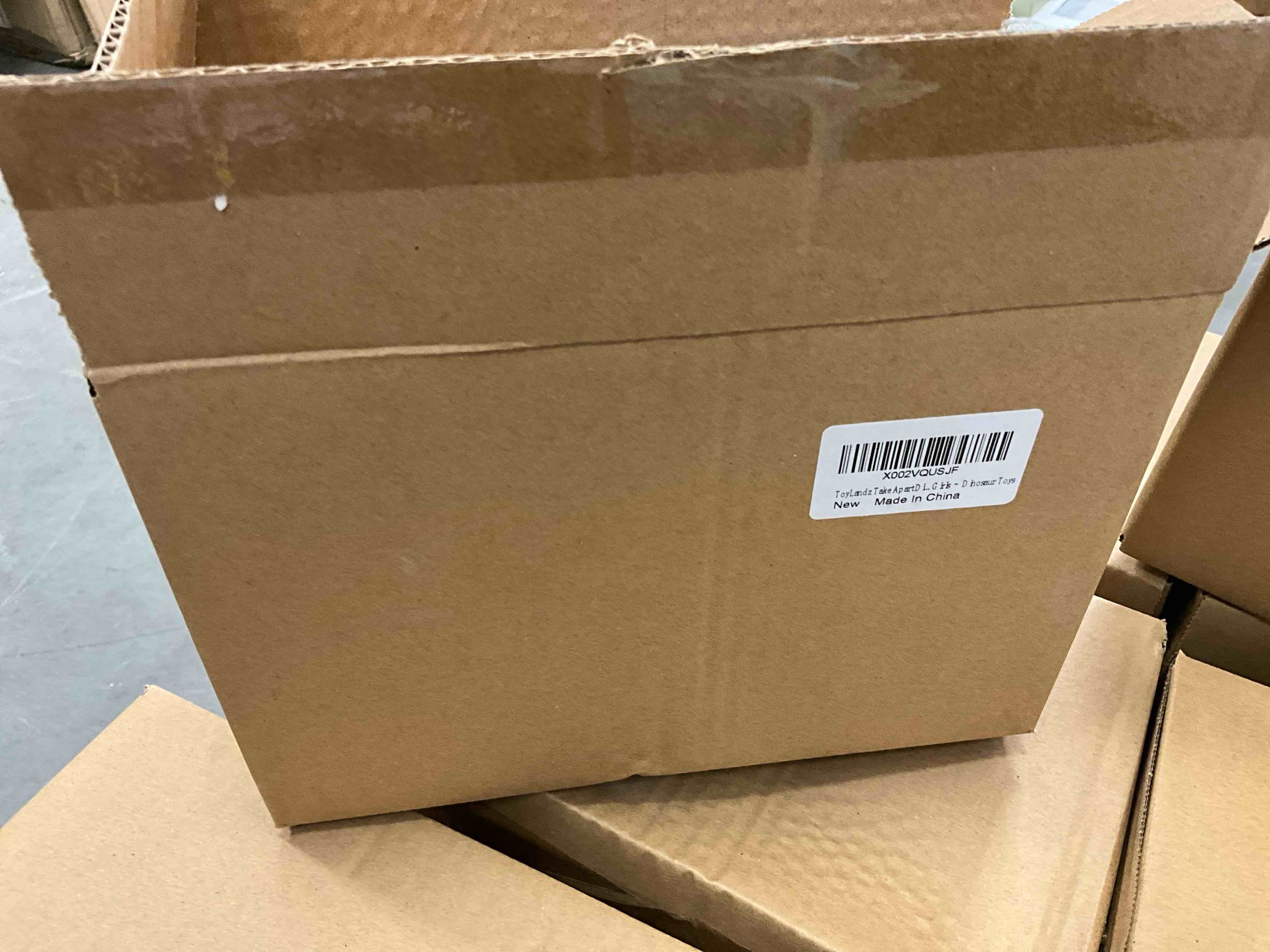 https://s3.amazonaws.com/lotting-images-prod/bidfta/BLU5428721_1708544302383.jpeg