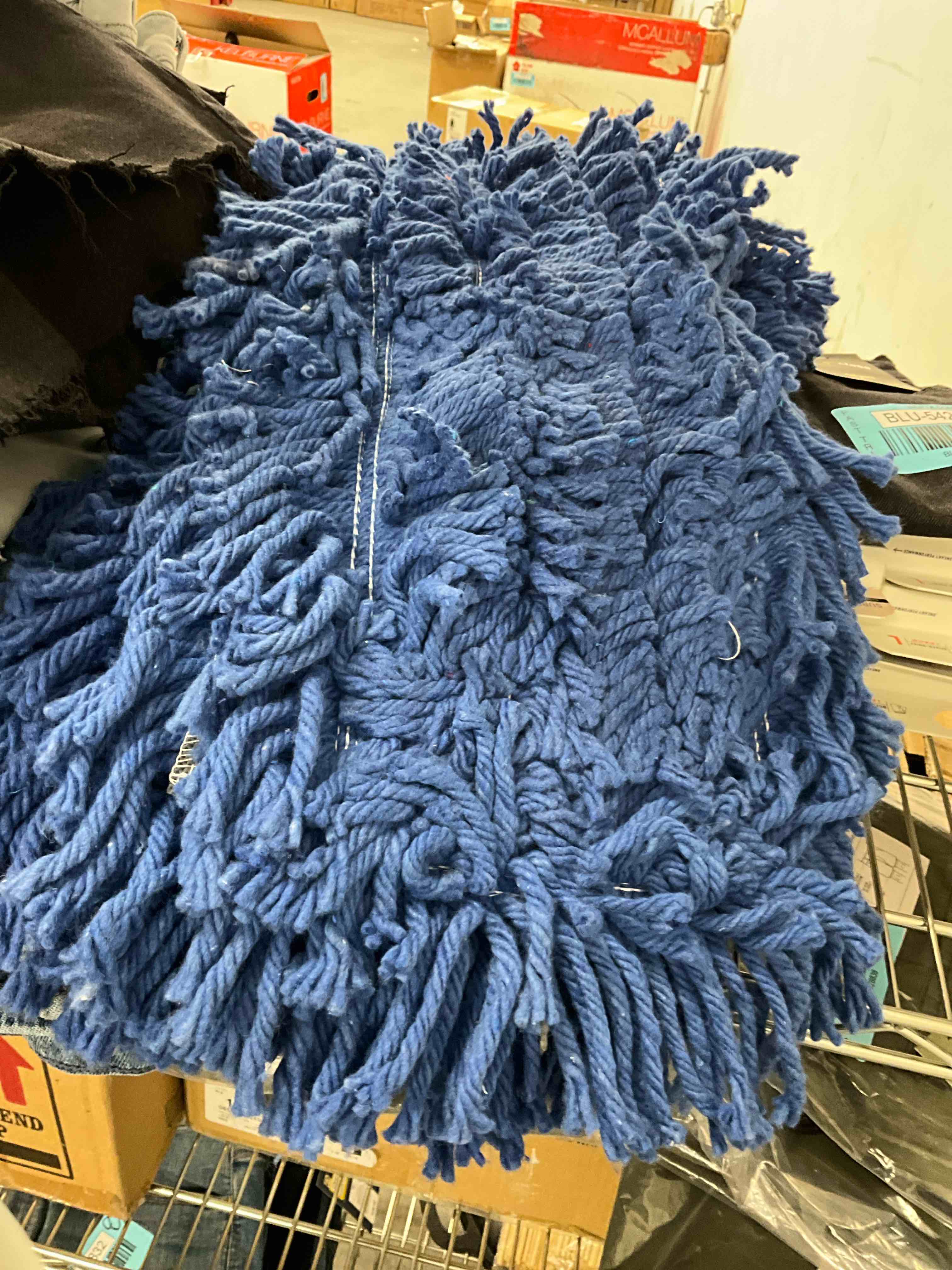 https://s3.amazonaws.com/lotting-images-prod/bidfta/BLU5428841_1708552151351.jpeg