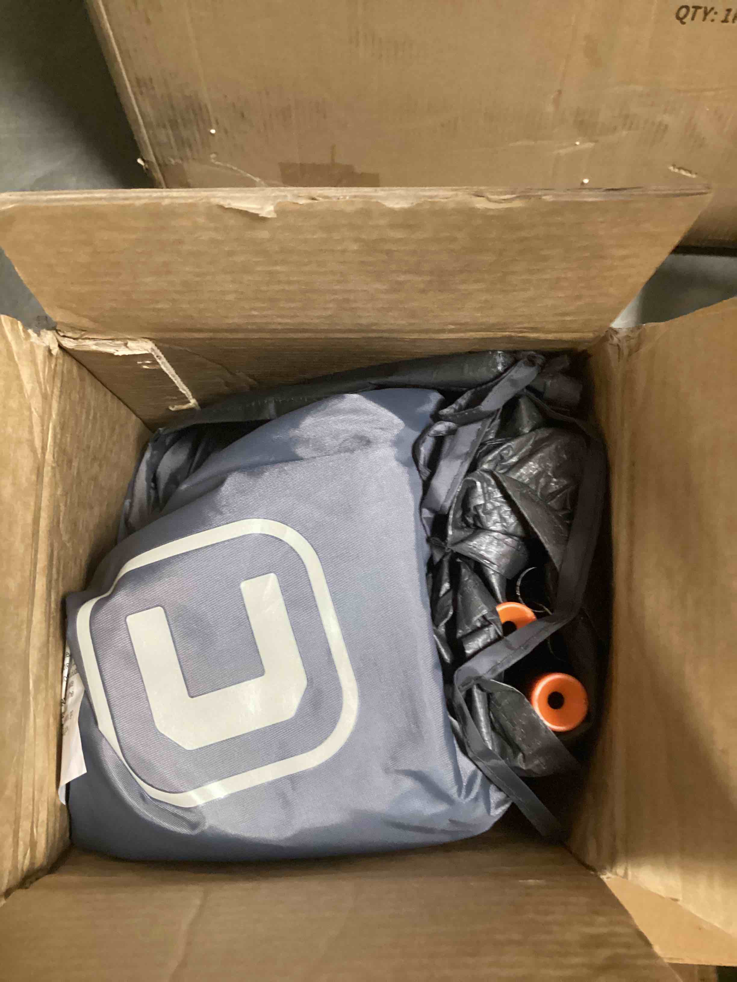 https://s3.amazonaws.com/lotting-images-prod/bidfta/BLU5429283_1696951729979.jpeg