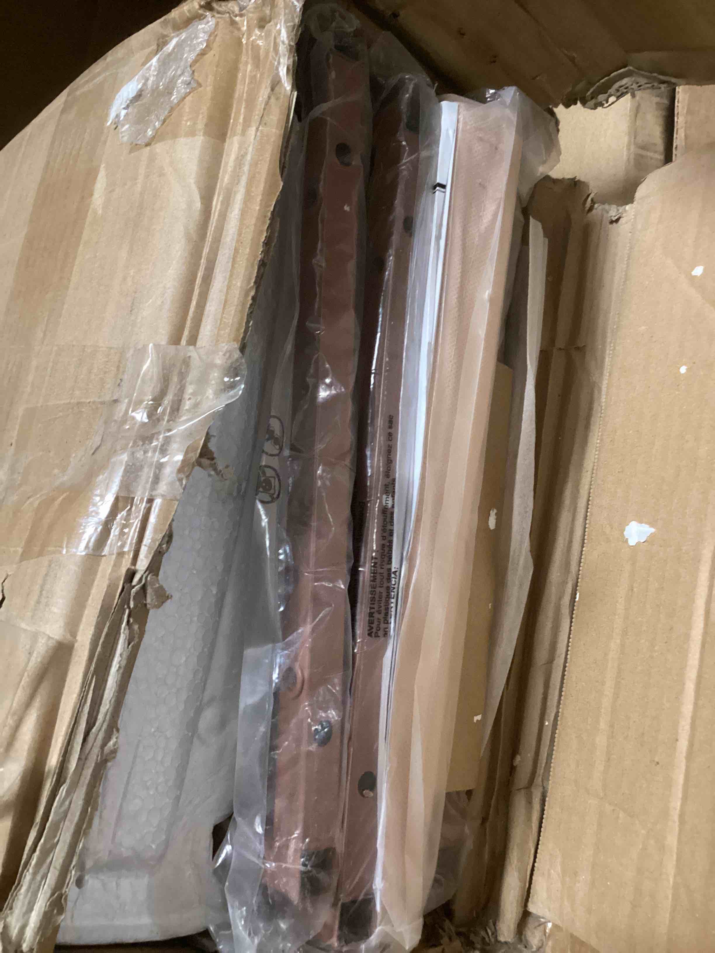 https://s3.amazonaws.com/lotting-images-prod/bidfta/BLU5429286_1696952020815.jpeg