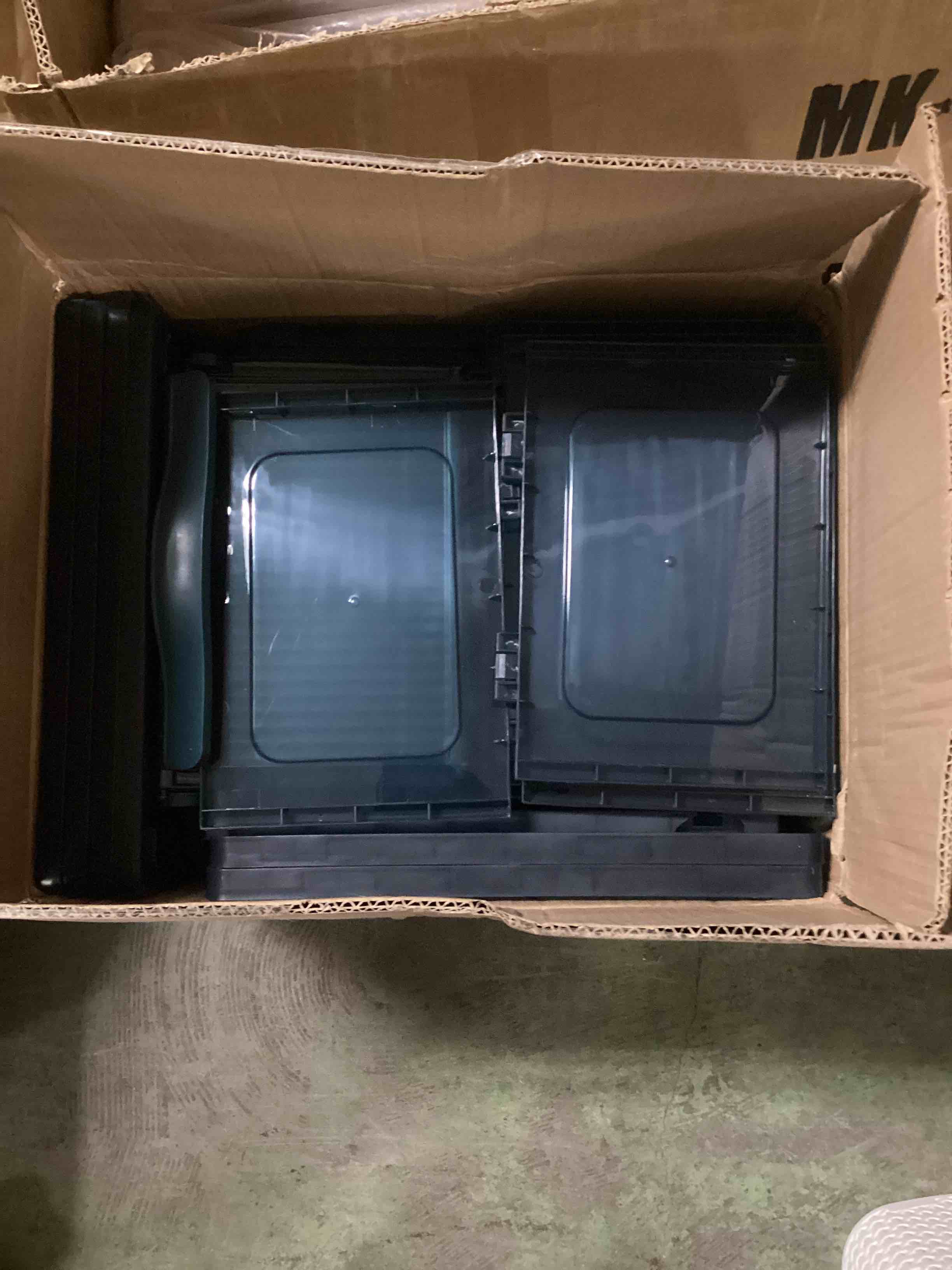 https://s3.amazonaws.com/lotting-images-prod/bidfta/BLU5429293_1696952999265.jpeg