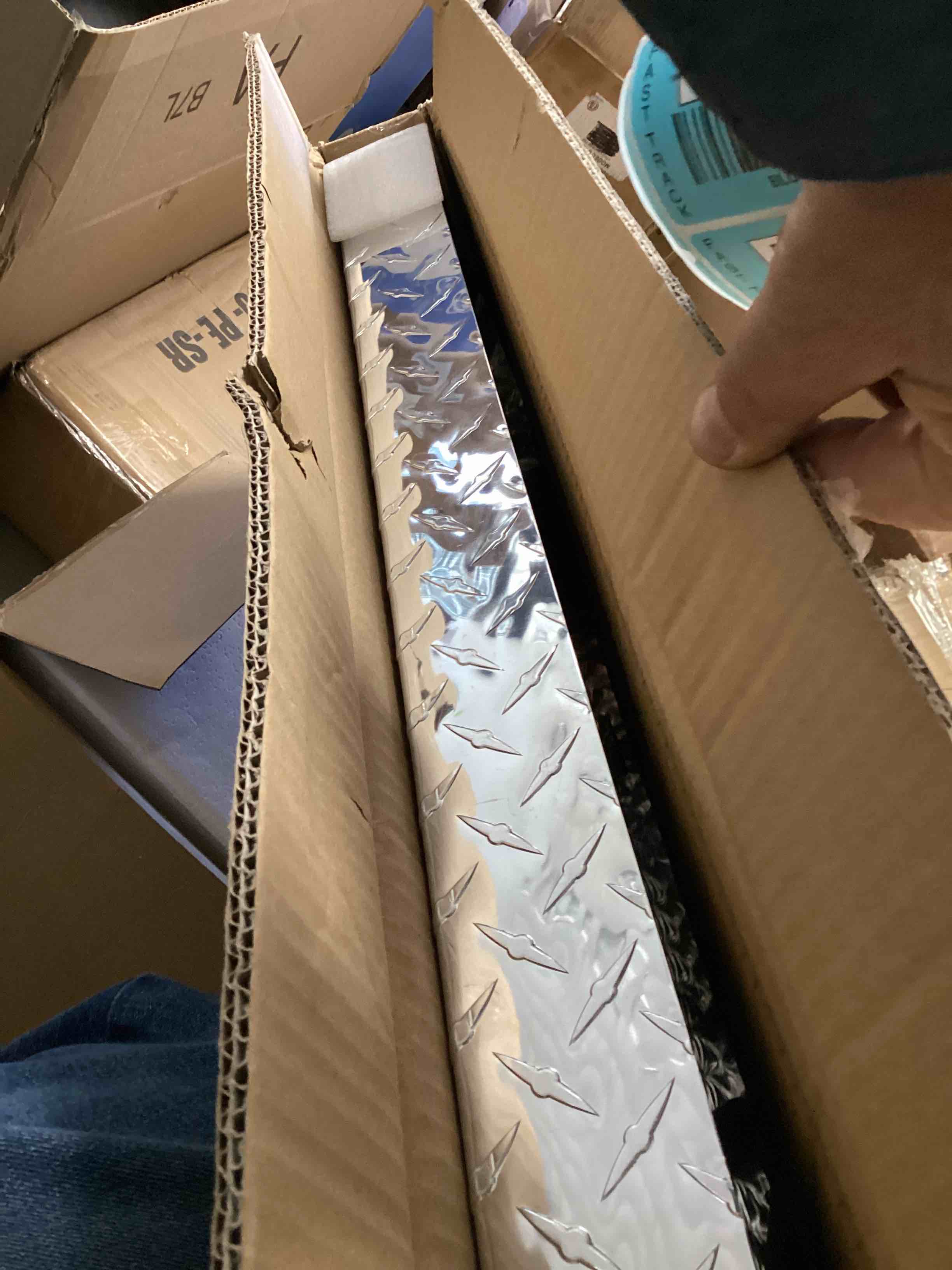 https://s3.amazonaws.com/lotting-images-prod/bidfta/BLU5429551_1699039099233.jpeg