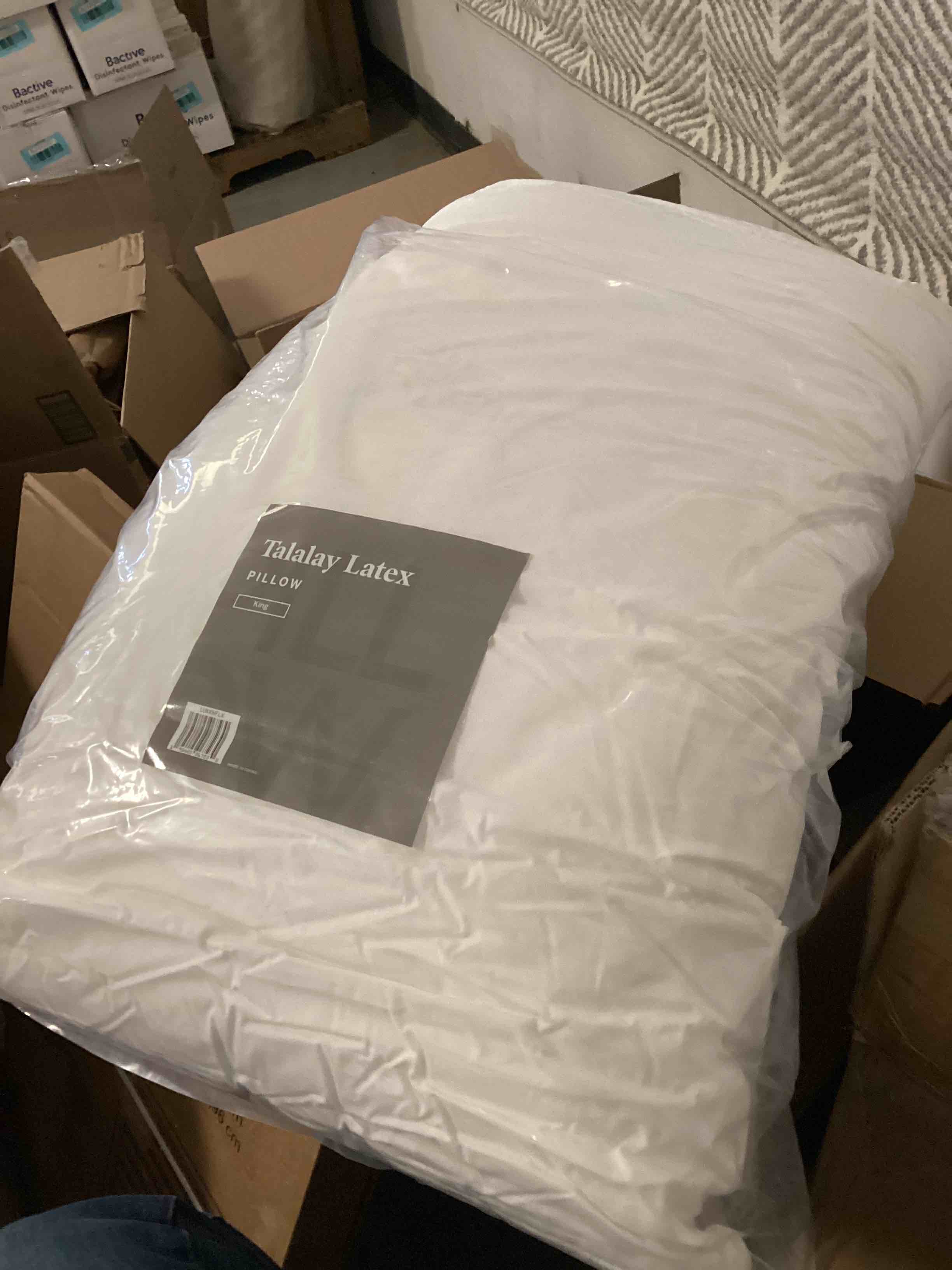 https://s3.amazonaws.com/lotting-images-prod/bidfta/BLU5429558_1699042794487.jpeg