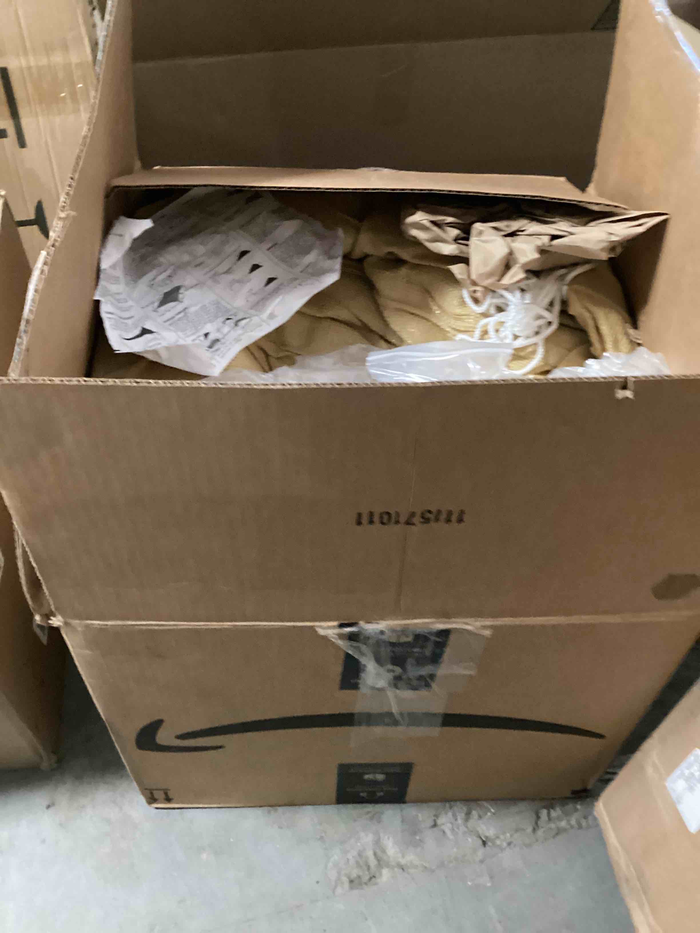 https://s3.amazonaws.com/lotting-images-prod/bidfta/BLU5429563_1699044077835.jpeg