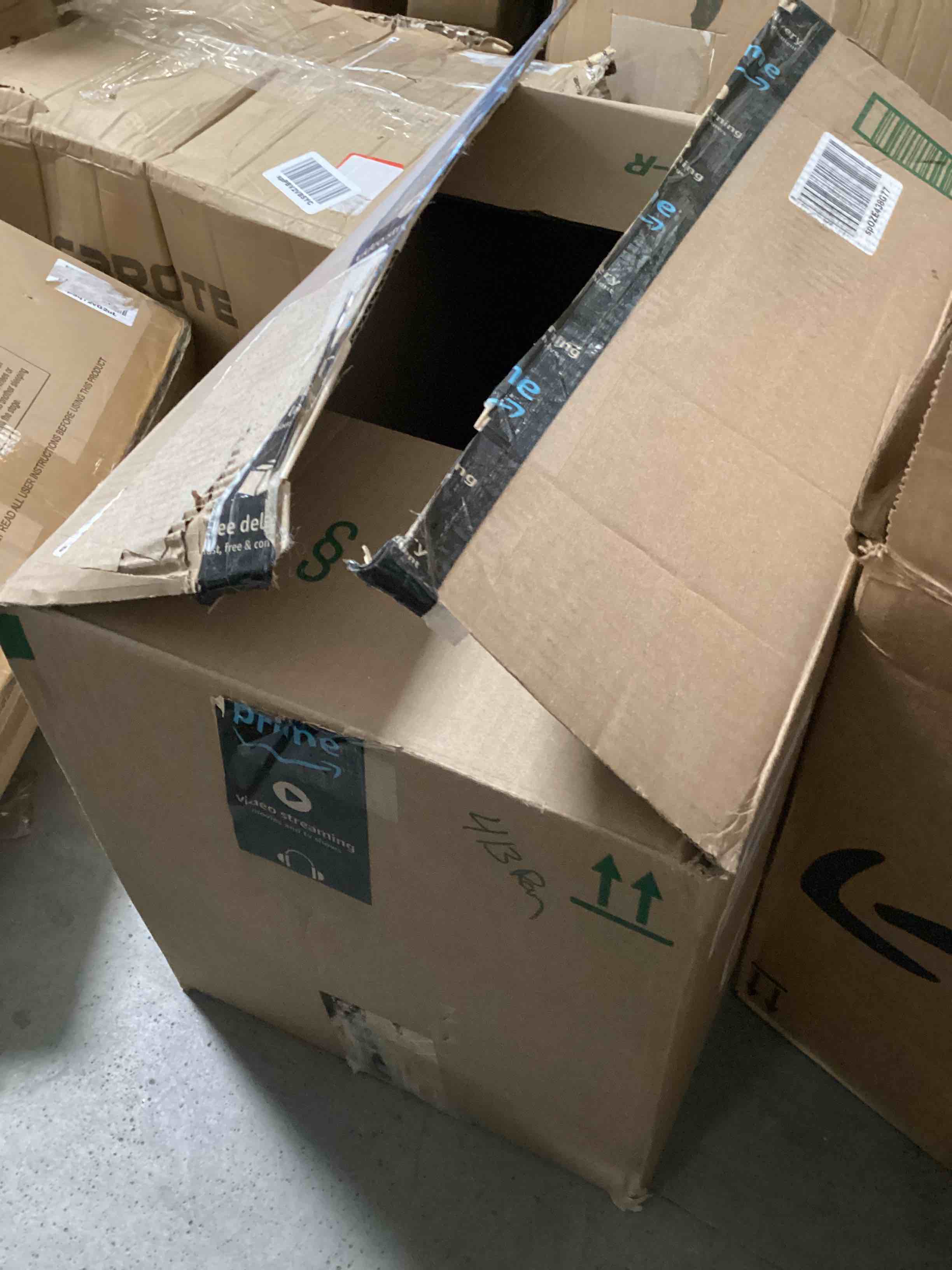 https://s3.amazonaws.com/lotting-images-prod/bidfta/BLU5429564_1699044147374.jpeg