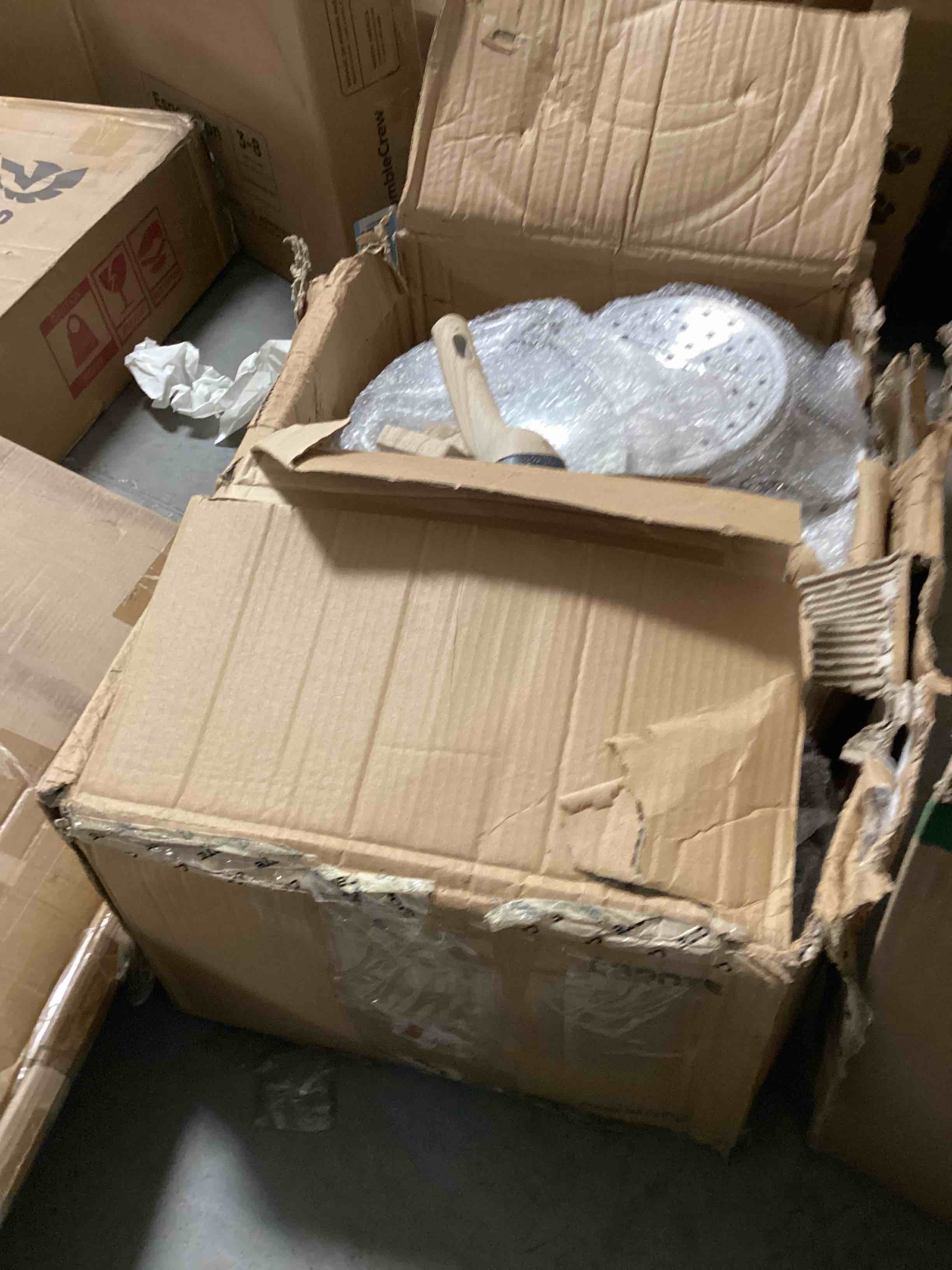 https://s3.amazonaws.com/lotting-images-prod/bidfta/BLU5429566_1699044492141.jpeg