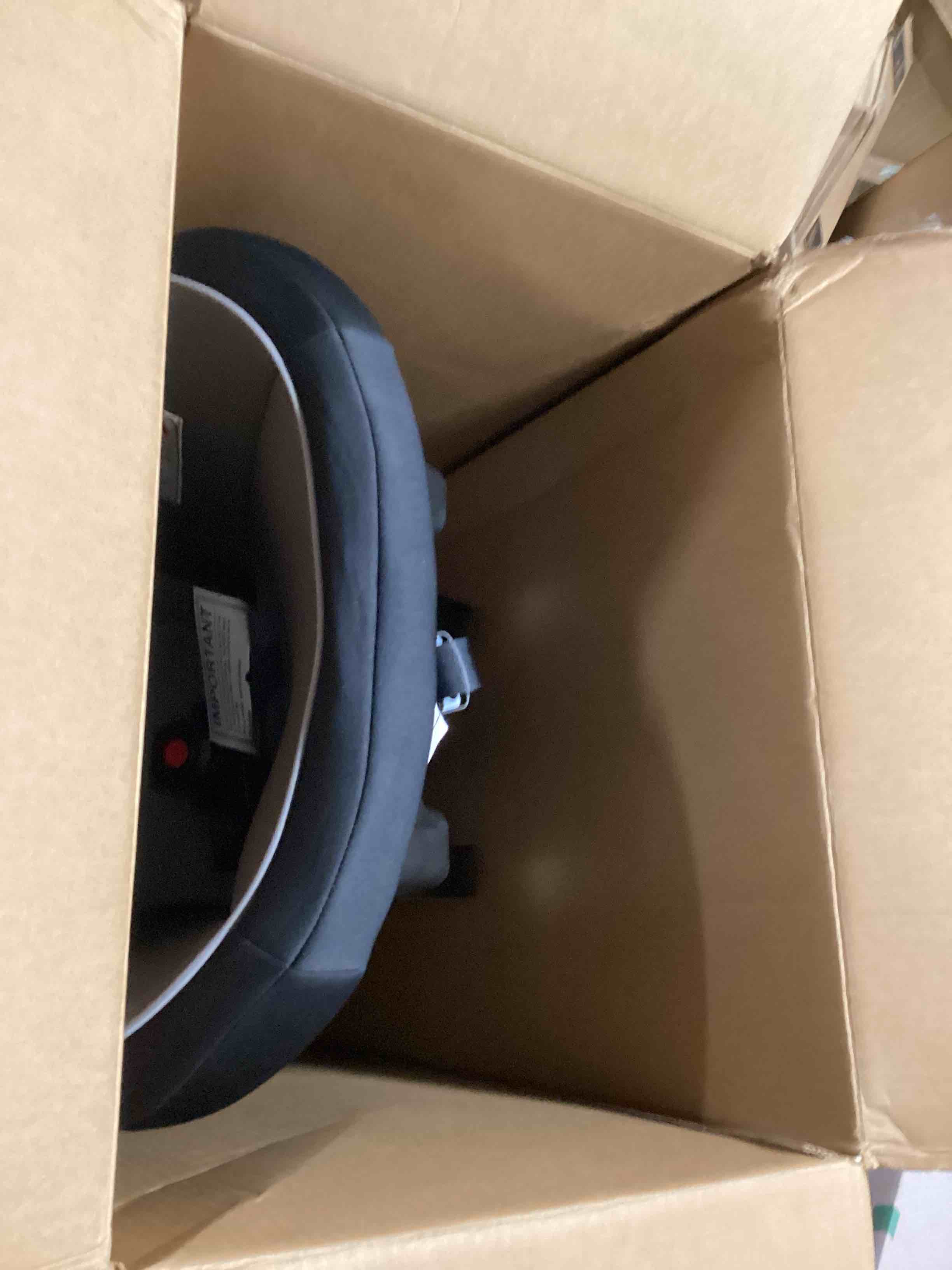 https://s3.amazonaws.com/lotting-images-prod/bidfta/BLU5429571_1699047079559.jpeg