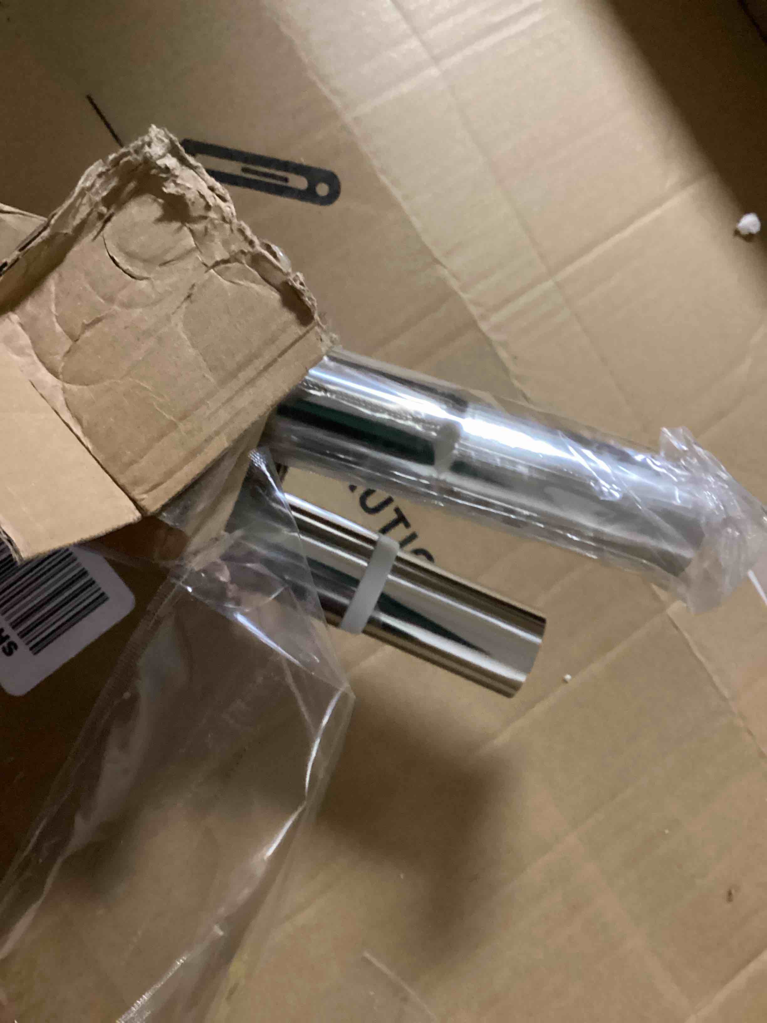 https://s3.amazonaws.com/lotting-images-prod/bidfta/BLU5429914_1700514571313.jpeg