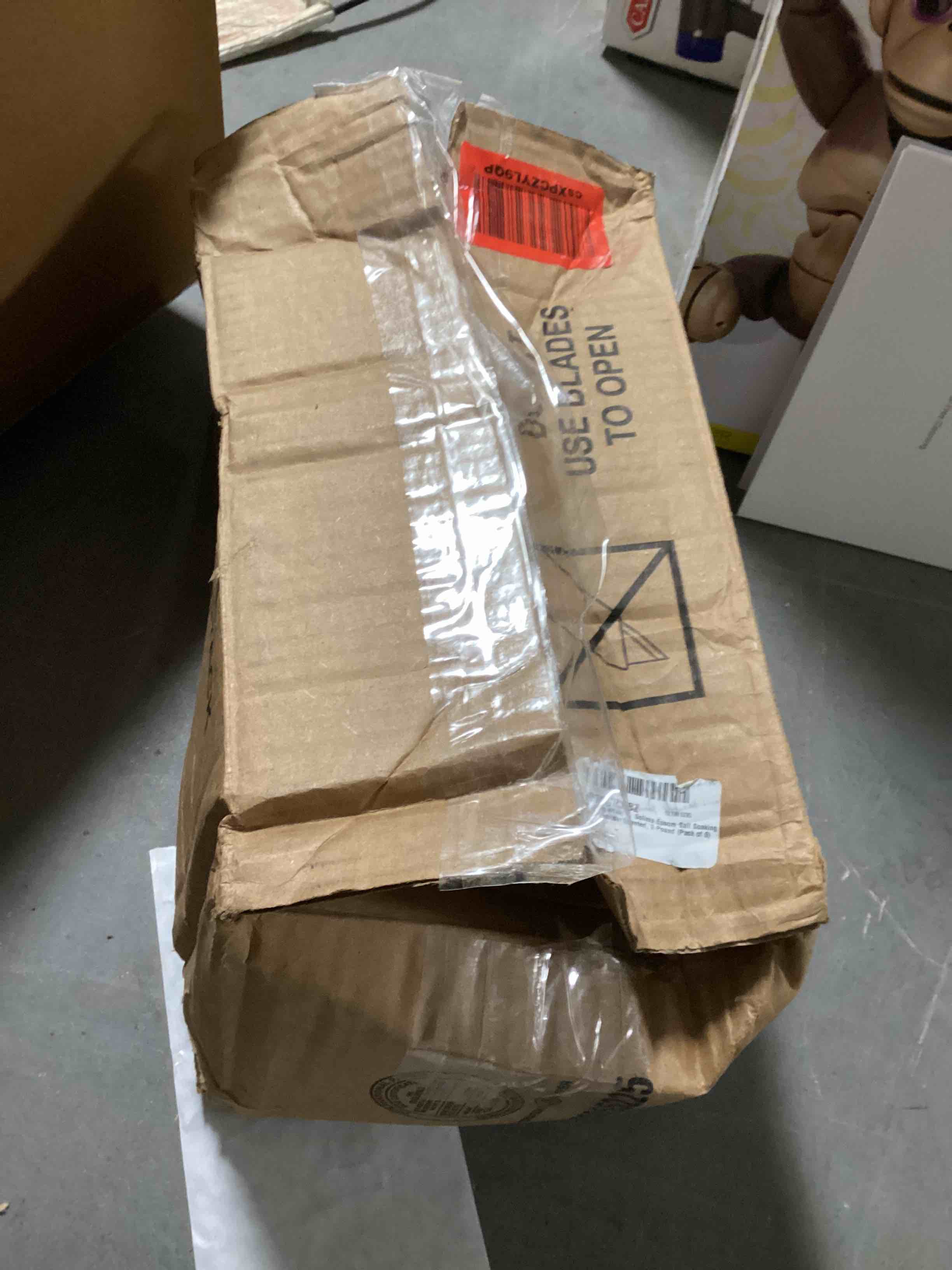 https://s3.amazonaws.com/lotting-images-prod/bidfta/BLU5430296_1701115914194.jpeg