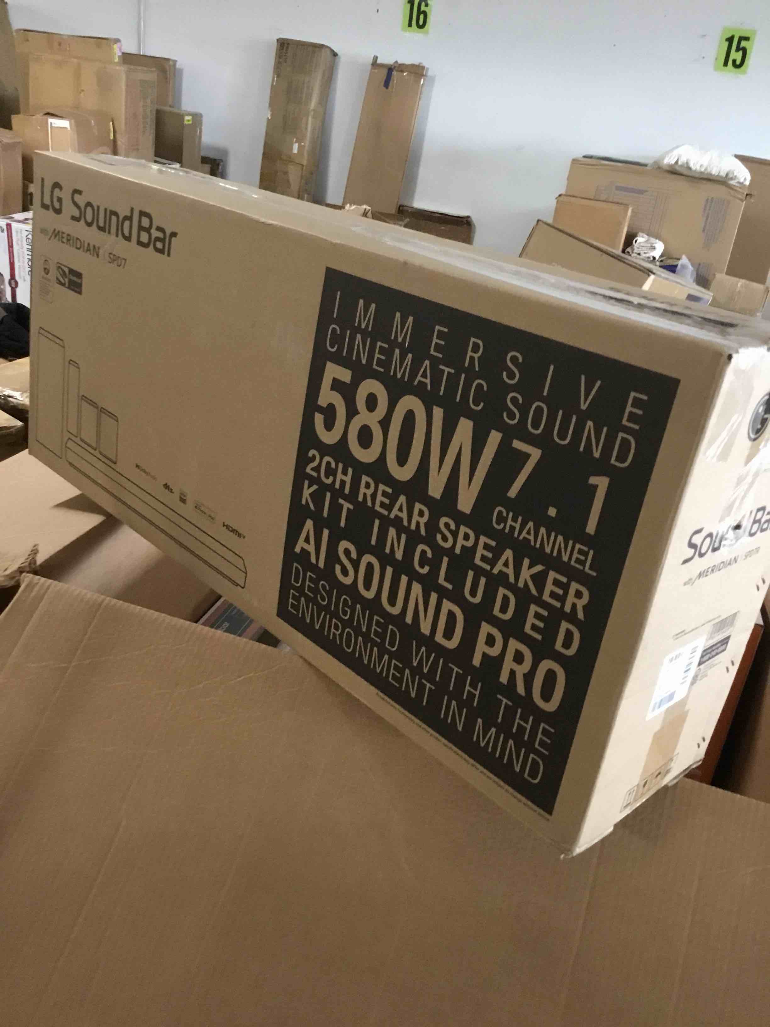 https://s3.amazonaws.com/lotting-images-prod/bidfta/BLU5430355_1701535432391.jpeg