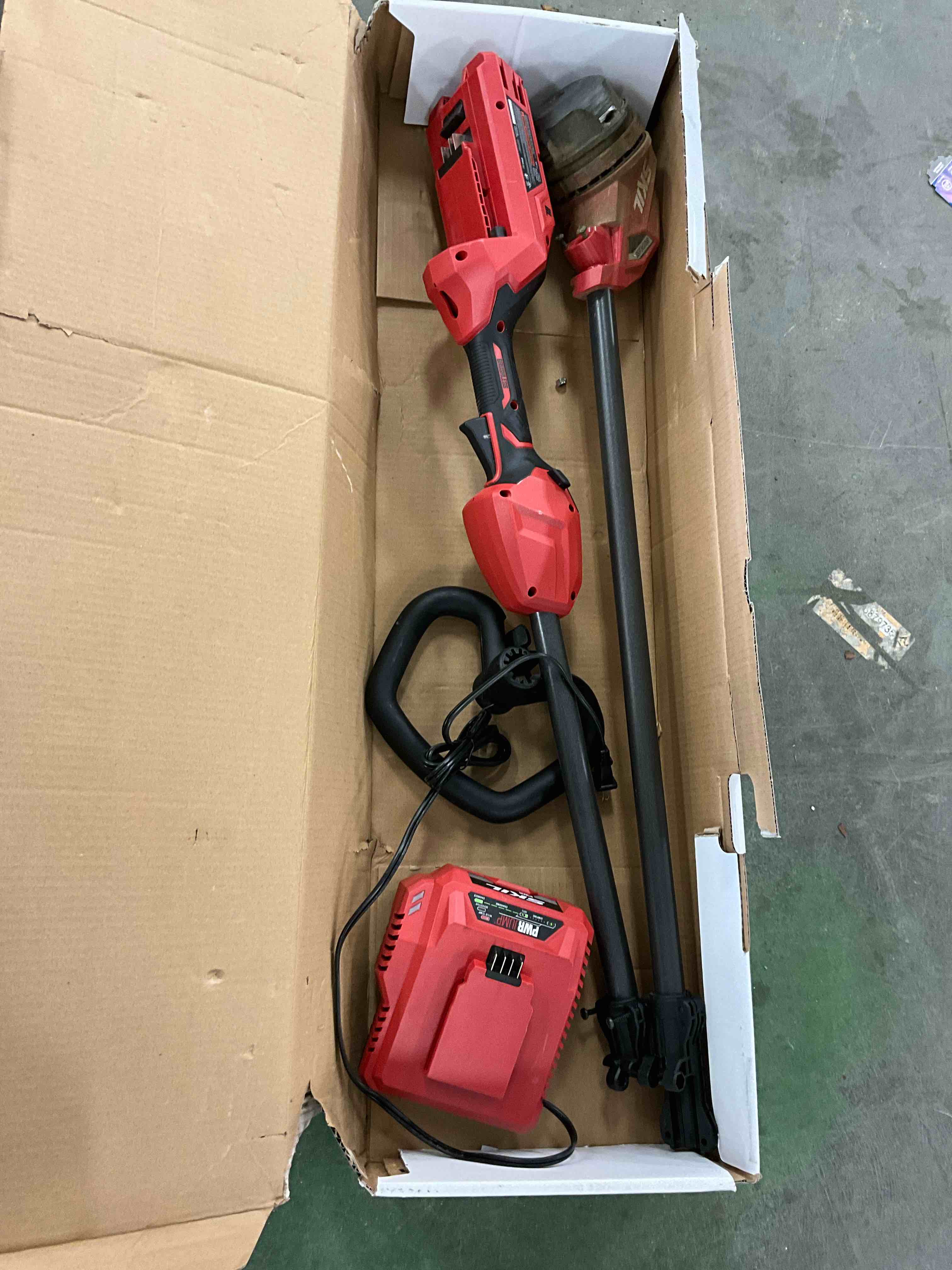 https://s3.amazonaws.com/lotting-images-prod/bidfta/BLU5430680_1715202581579.jpeg