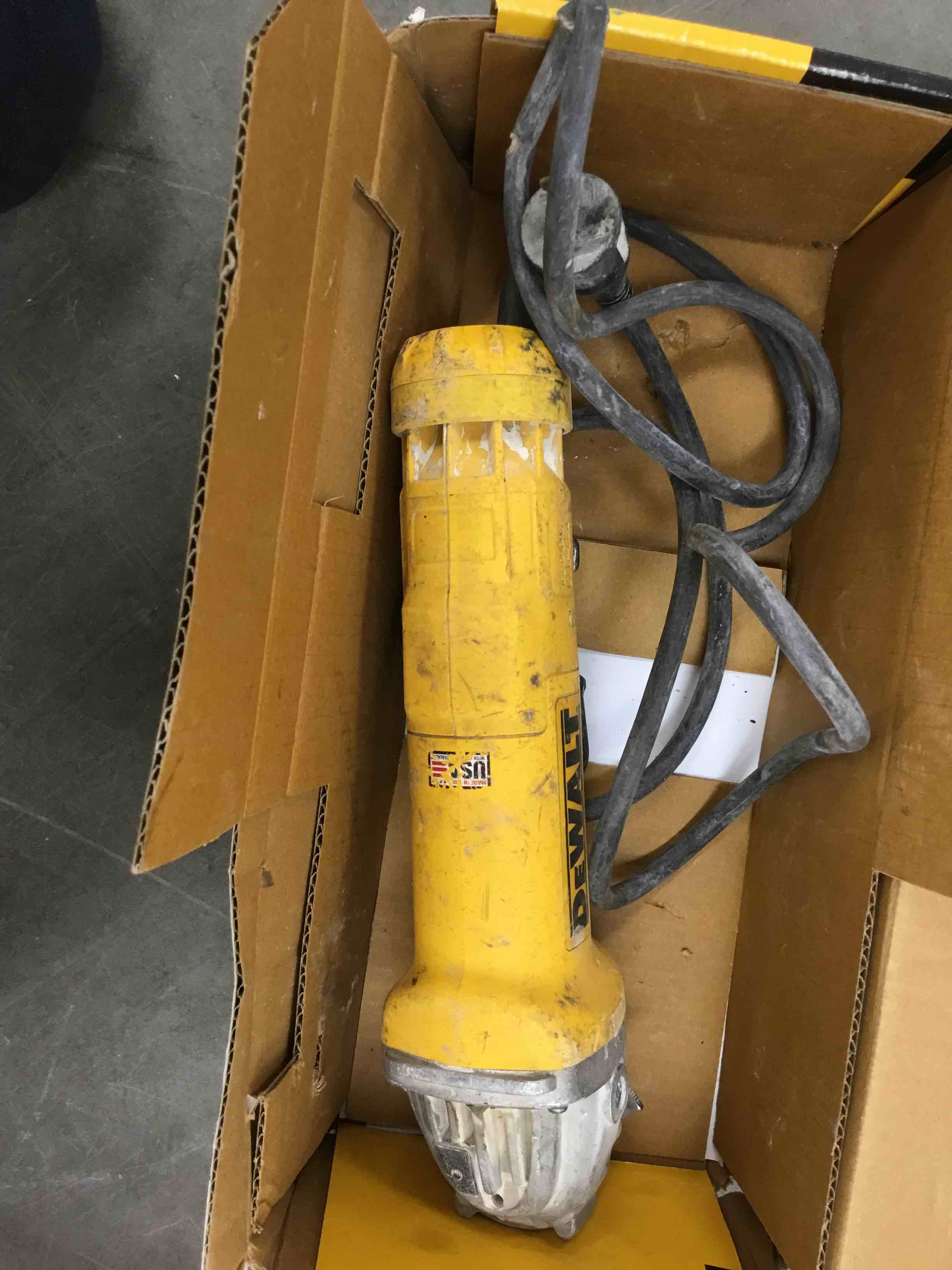 https://s3.amazonaws.com/lotting-images-prod/bidfta/BLU5430754_1716328206992.jpeg
