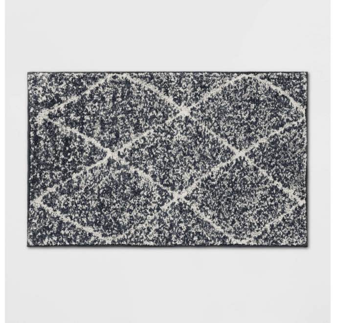 2'6"x4' Washable Criss Cross Easy Care Accent Rug Charcoal/Ivory - Threshold™