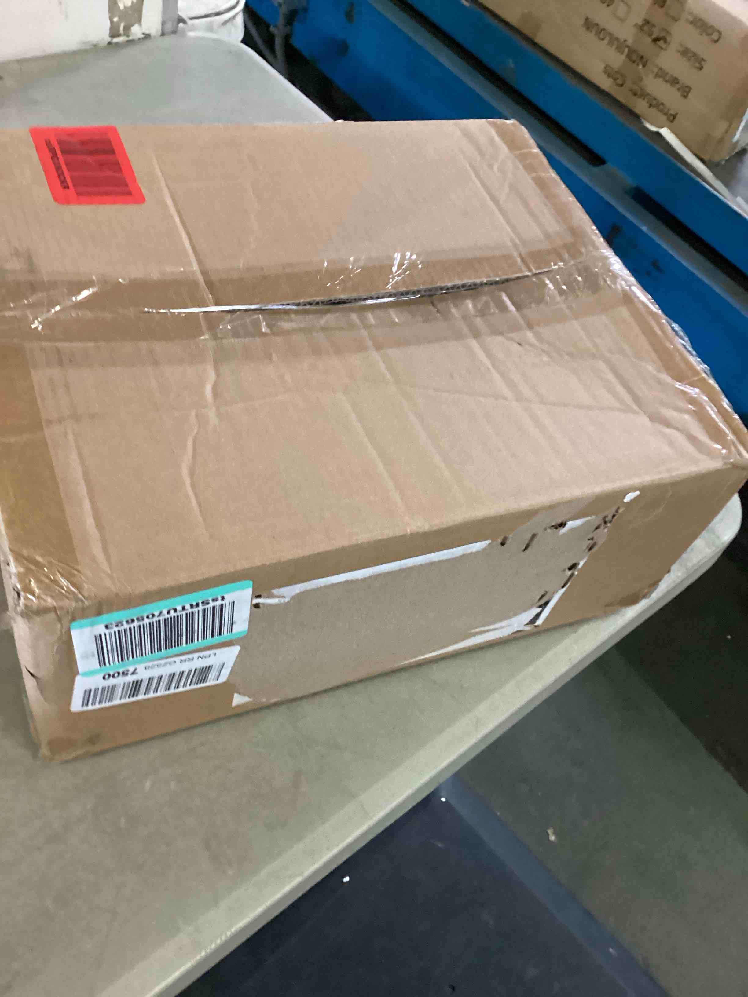 https://s3.amazonaws.com/lotting-images-prod/bidfta/BLU5431961_1698936658797.jpeg