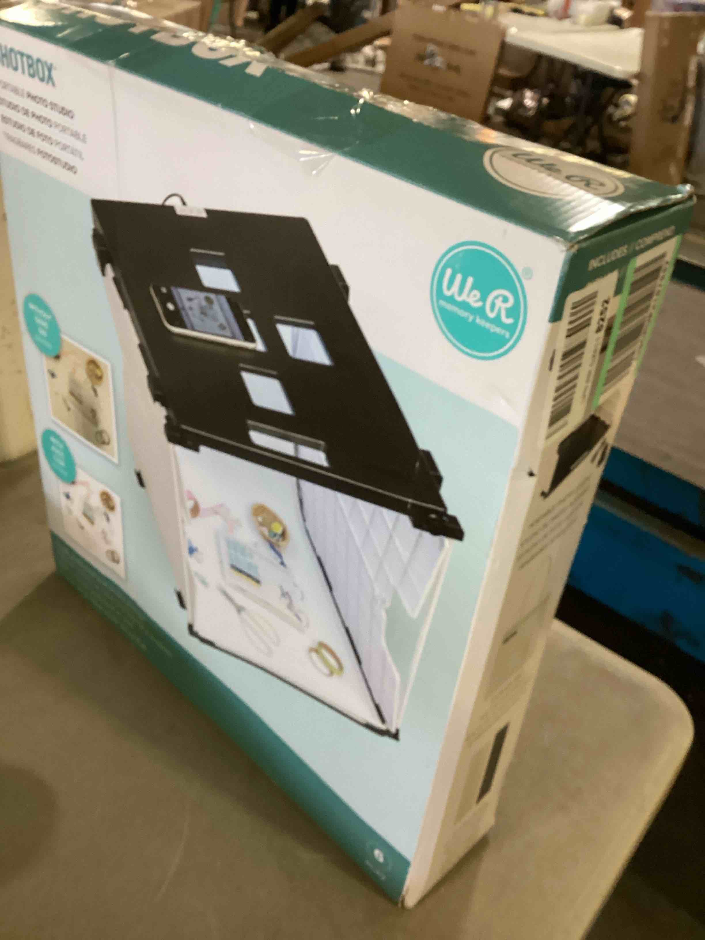 https://s3.amazonaws.com/lotting-images-prod/bidfta/BLU5432037_1698945765419.jpeg