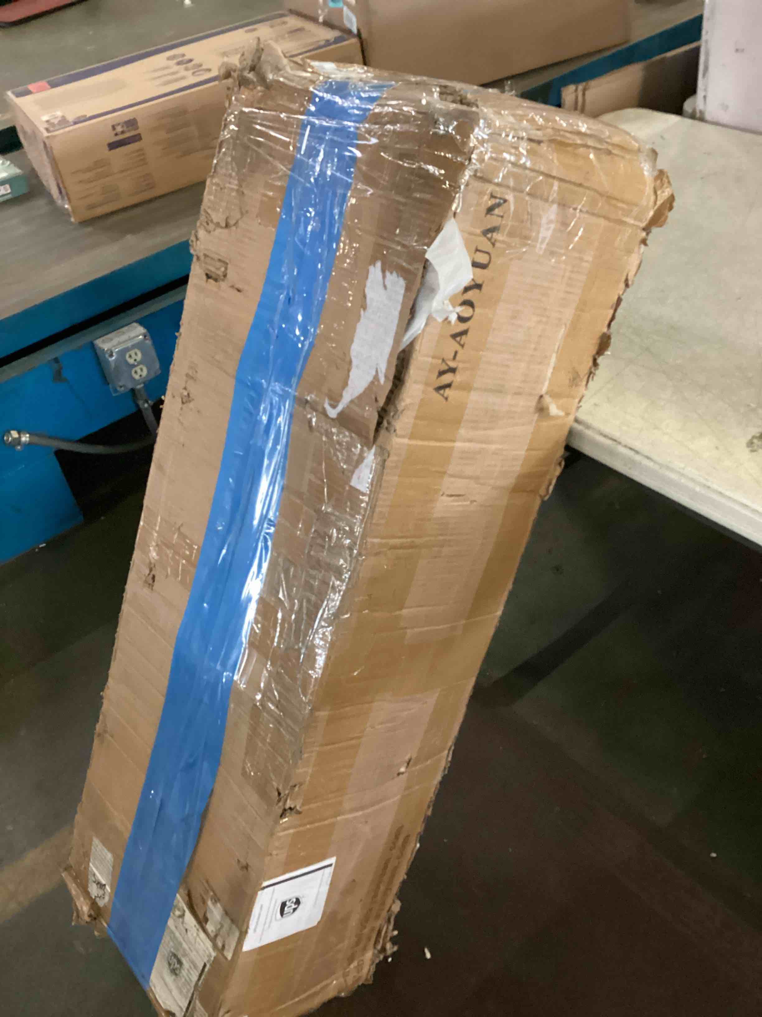 https://s3.amazonaws.com/lotting-images-prod/bidfta/BLU5432156_1699017090134.jpeg