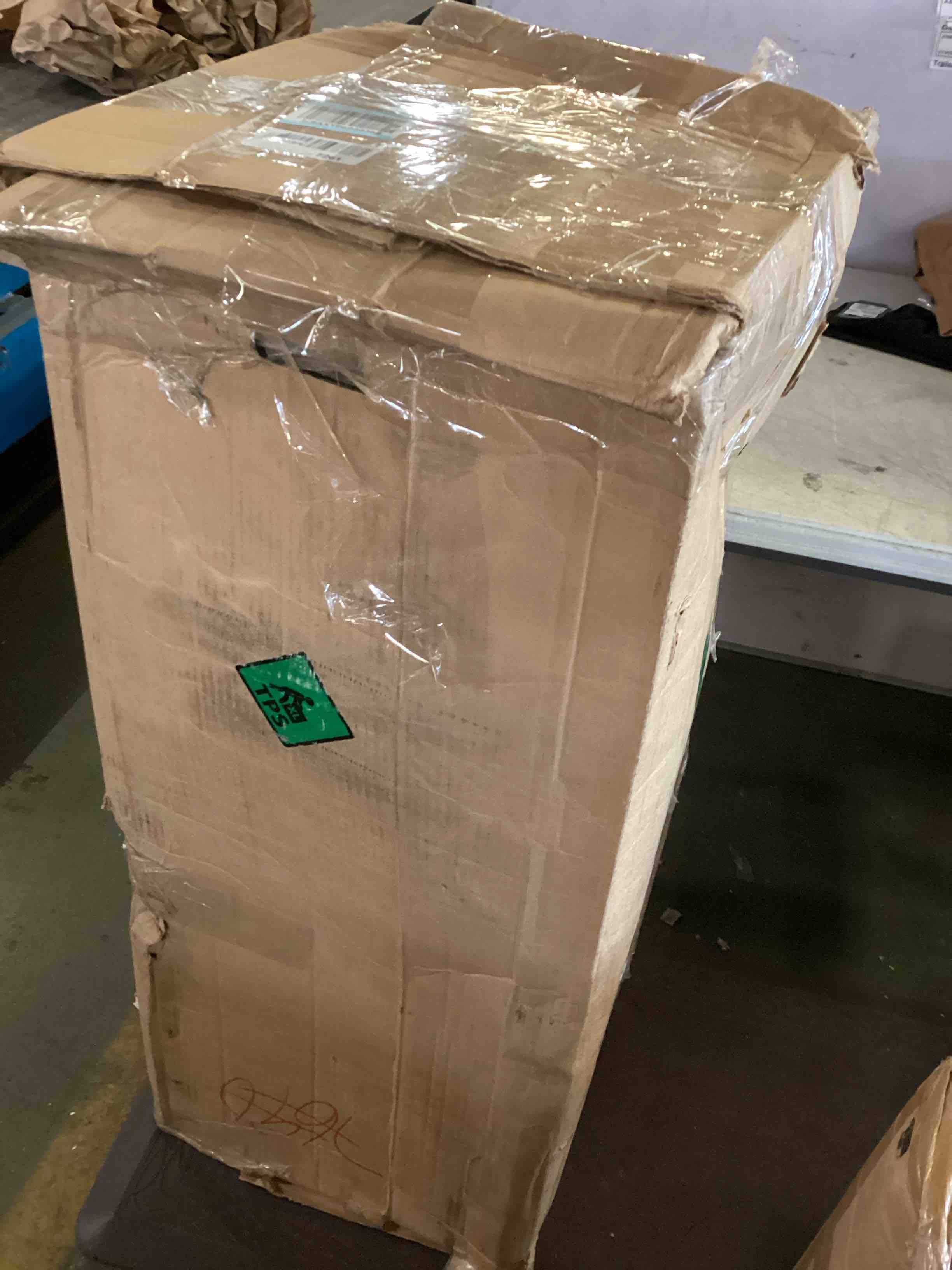 https://s3.amazonaws.com/lotting-images-prod/bidfta/BLU5432186_1699019878870.jpeg