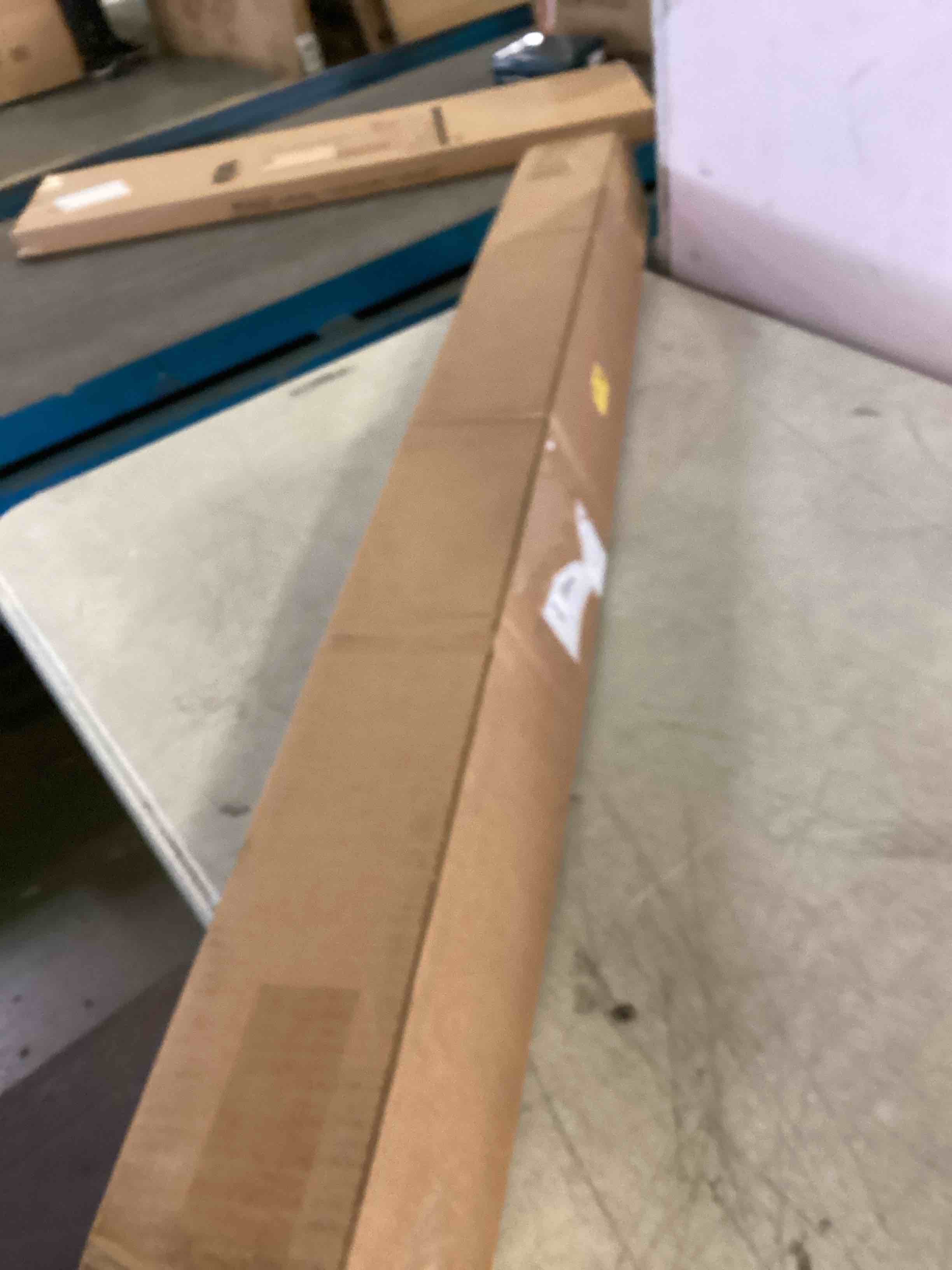 https://s3.amazonaws.com/lotting-images-prod/bidfta/BLU5432327_1699039982765.jpeg