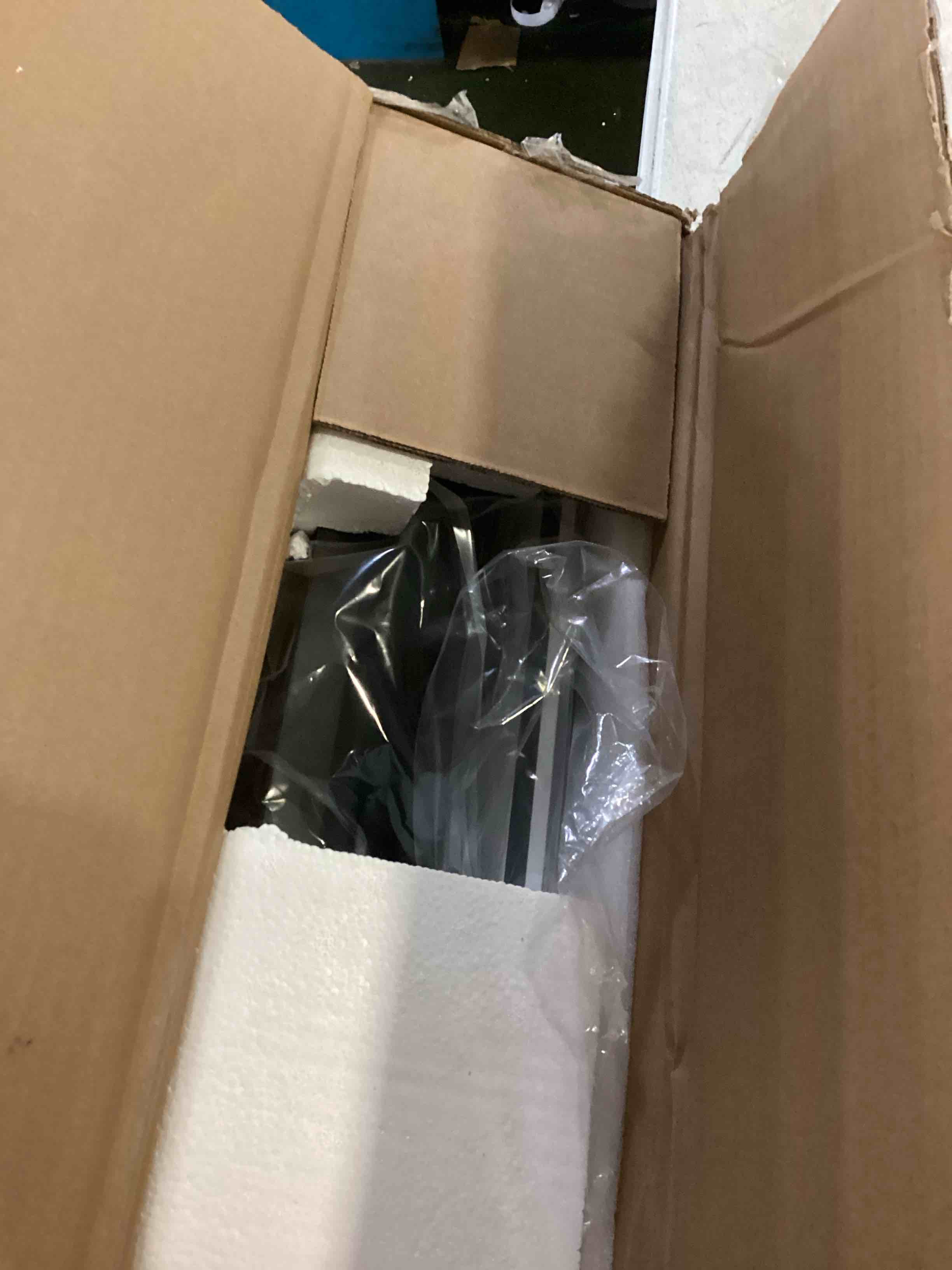 https://s3.amazonaws.com/lotting-images-prod/bidfta/BLU5432355_1699042787812.jpeg