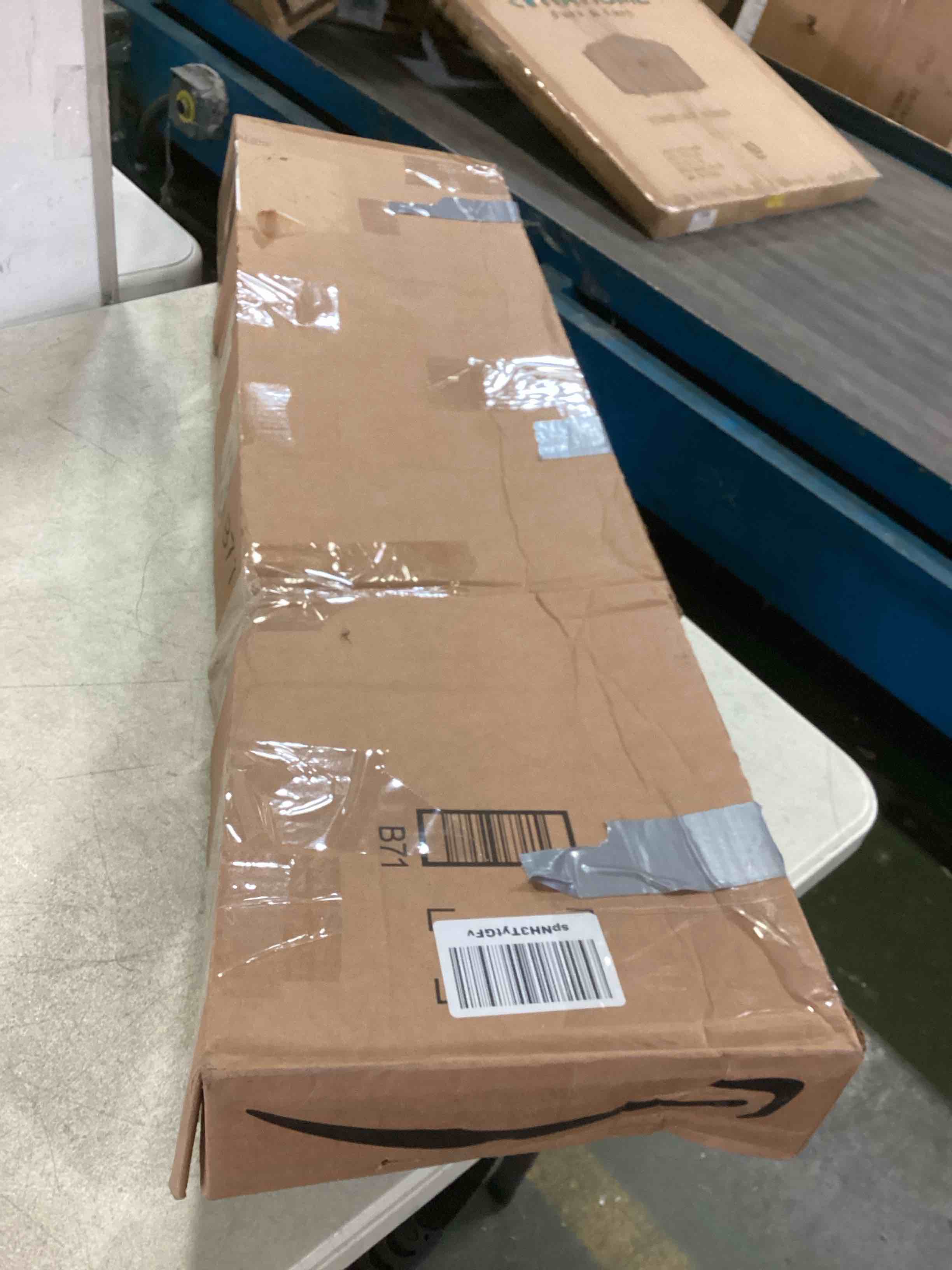 https://s3.amazonaws.com/lotting-images-prod/bidfta/BLU5432454_1699286976911.jpeg