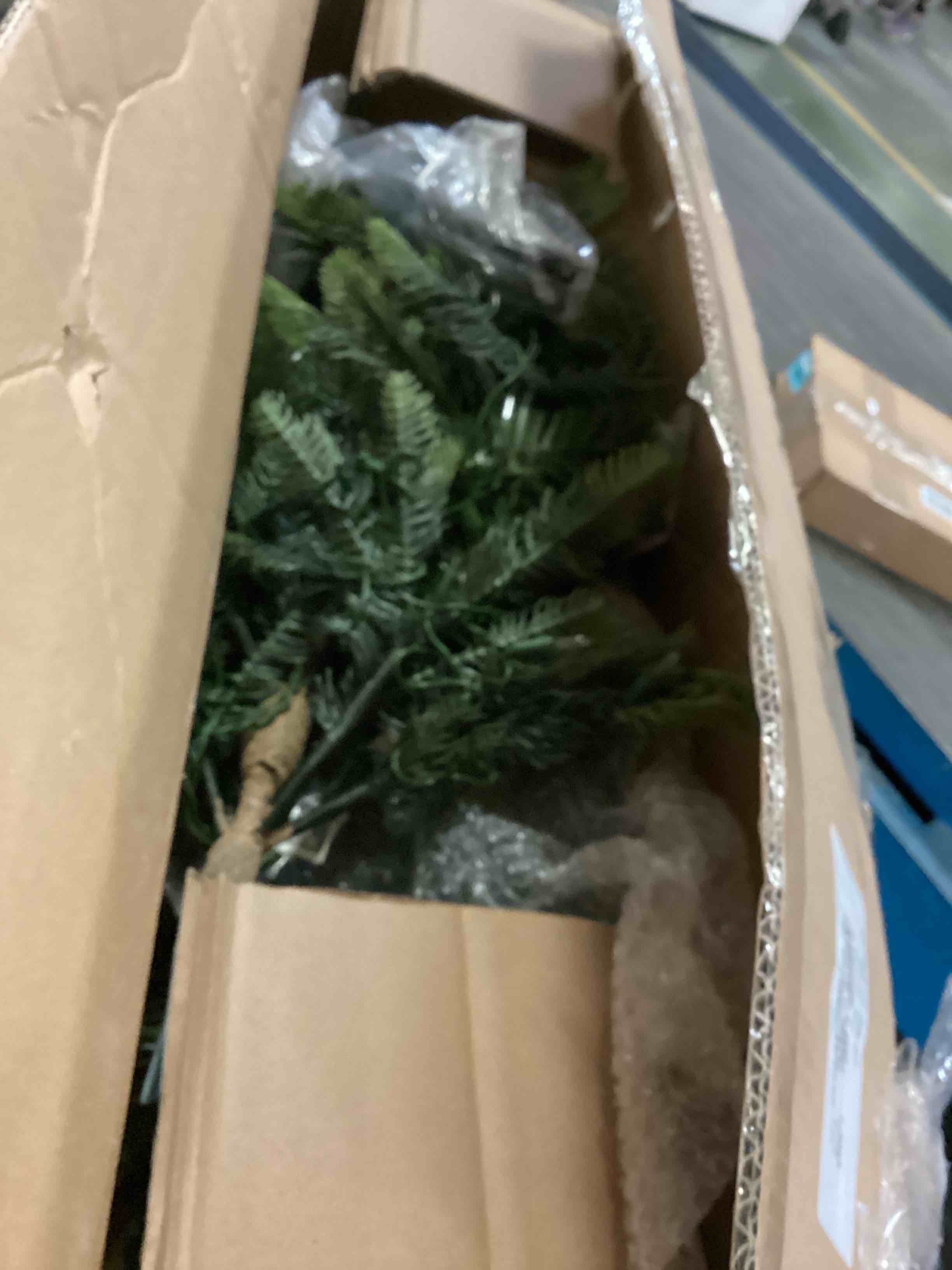 https://s3.amazonaws.com/lotting-images-prod/bidfta/BLU5432568_1699301887477.jpeg