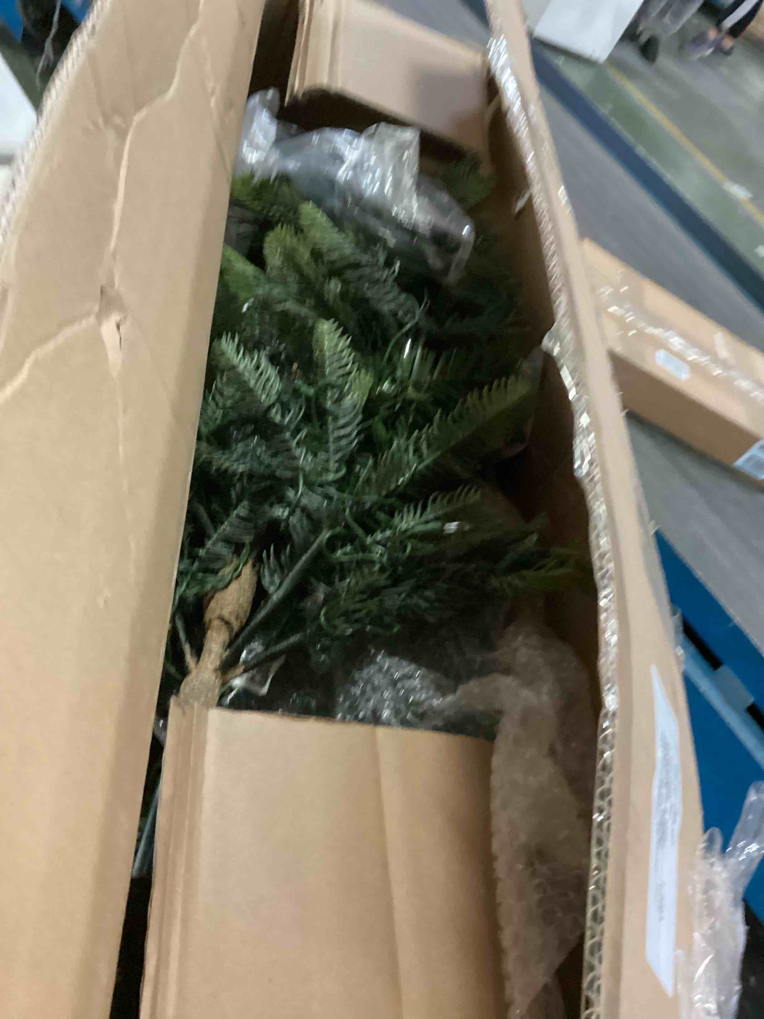 https://s3.amazonaws.com/lotting-images-prod/bidfta/BLU5432568_1699301888530.jpeg