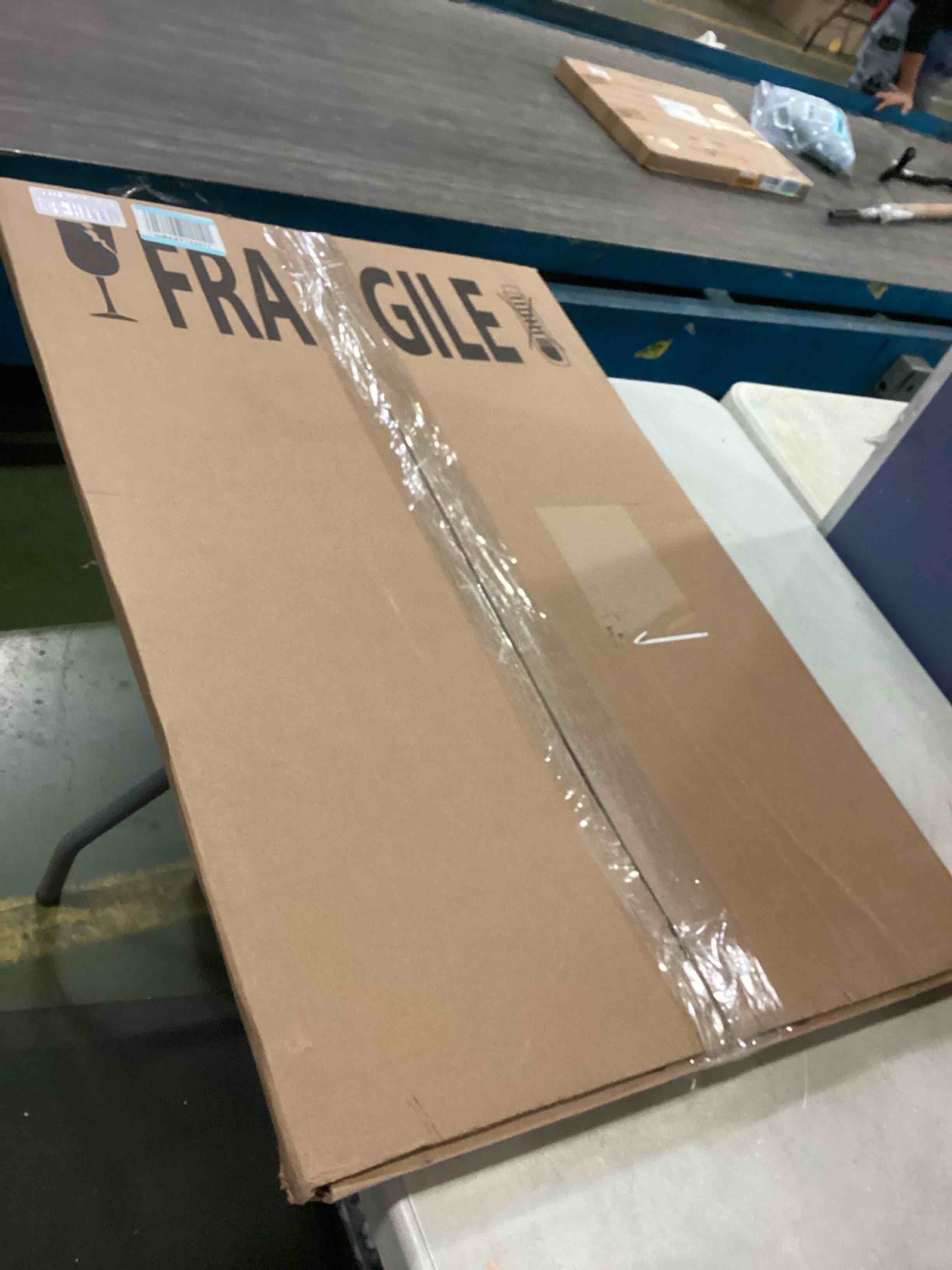 https://s3.amazonaws.com/lotting-images-prod/bidfta/BLU5432647_1699364649070.jpeg