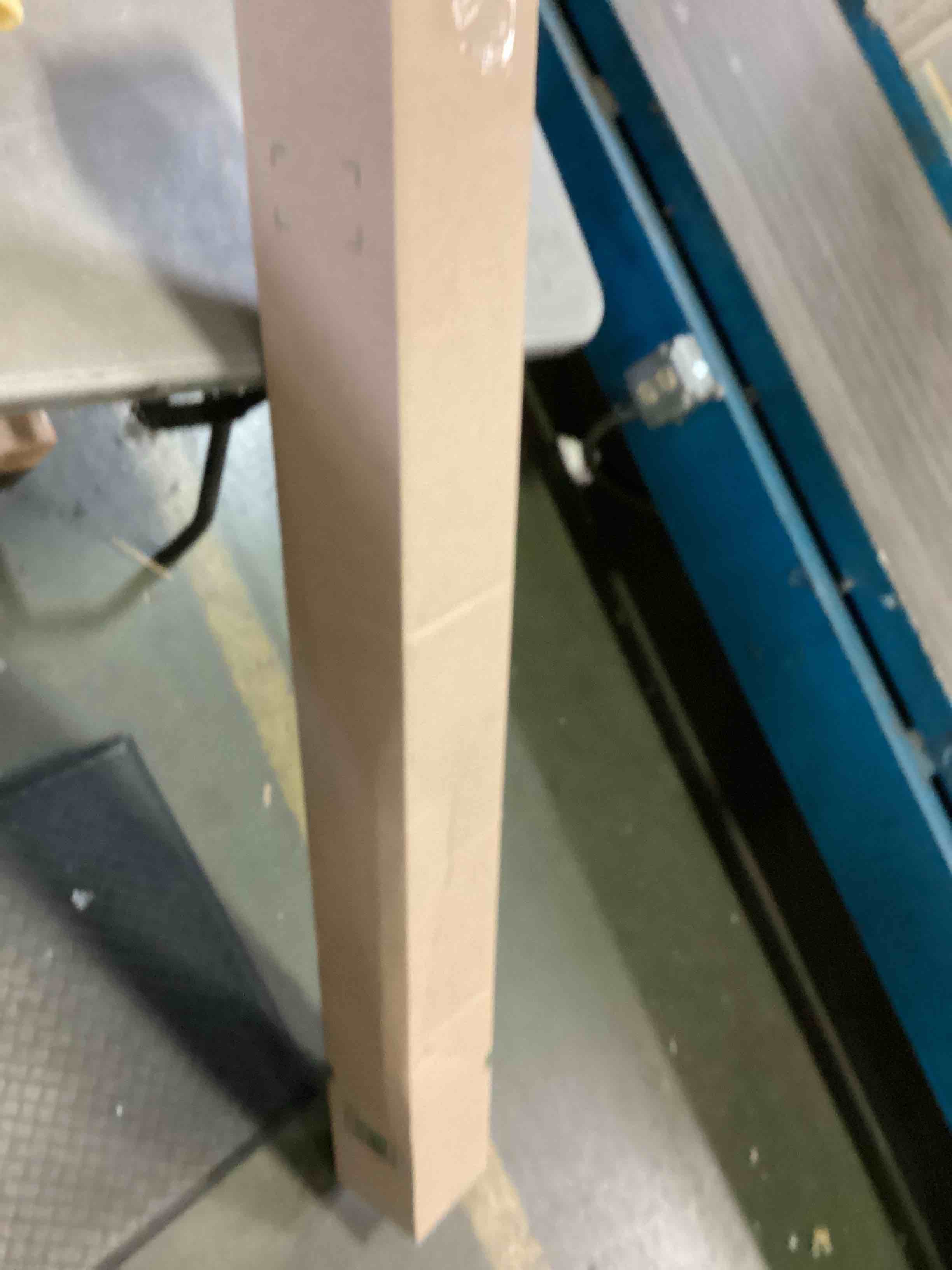 https://s3.amazonaws.com/lotting-images-prod/bidfta/BLU5432980_1699461225567.jpeg