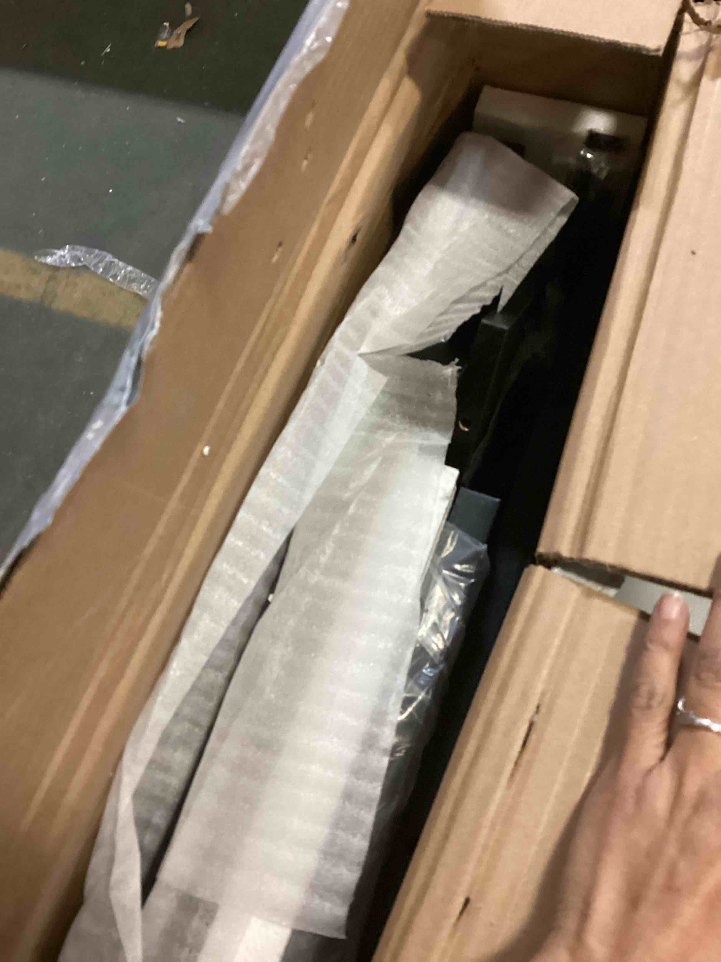 https://s3.amazonaws.com/lotting-images-prod/bidfta/BLU5433221_1699549271497.jpeg