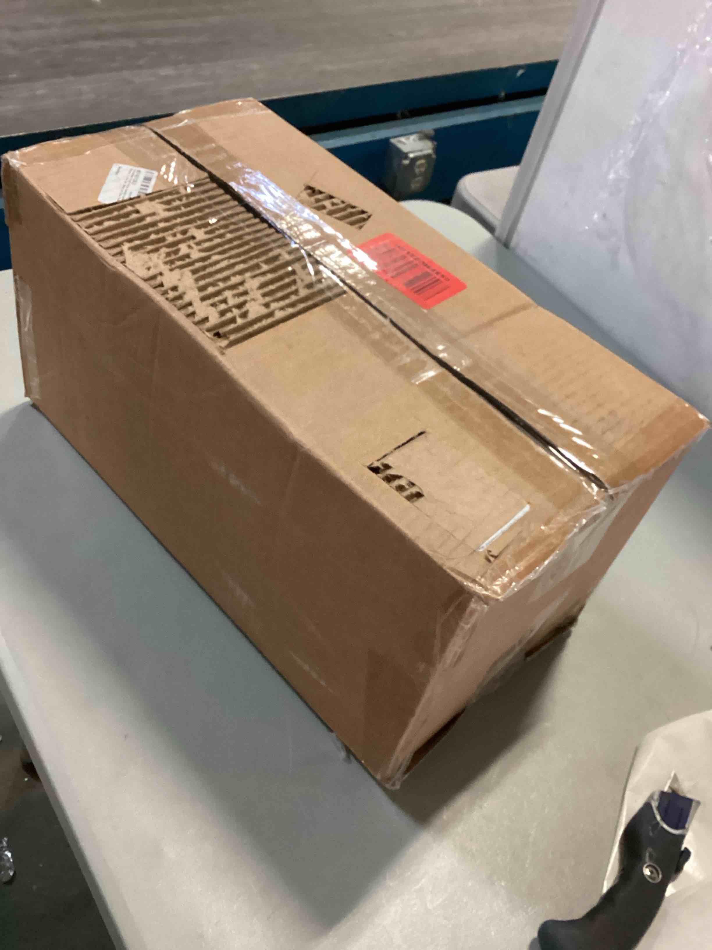 https://s3.amazonaws.com/lotting-images-prod/bidfta/BLU5433306_1699562868925.jpeg