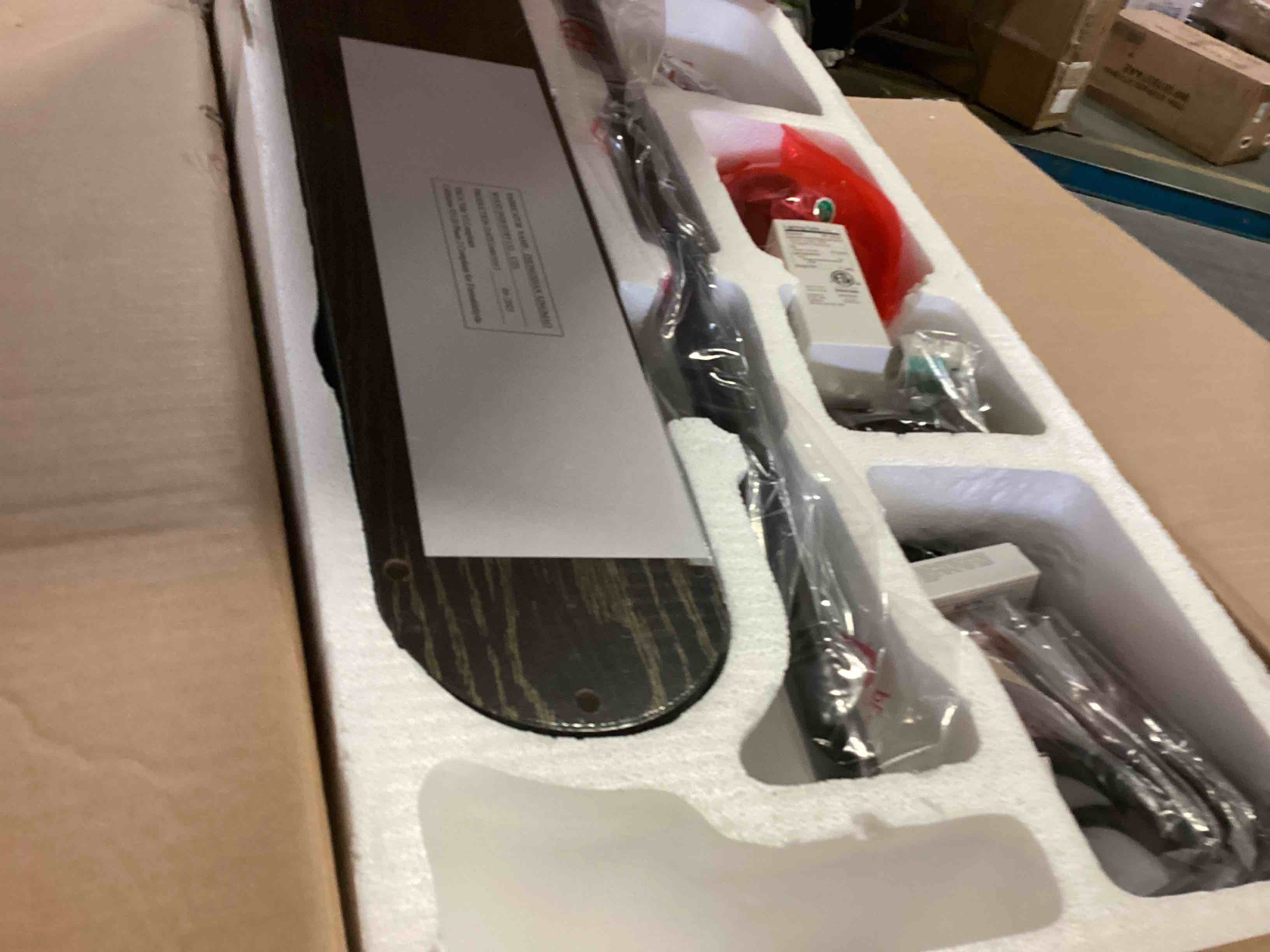 https://s3.amazonaws.com/lotting-images-prod/bidfta/BLU5433308_1699563017355.jpeg