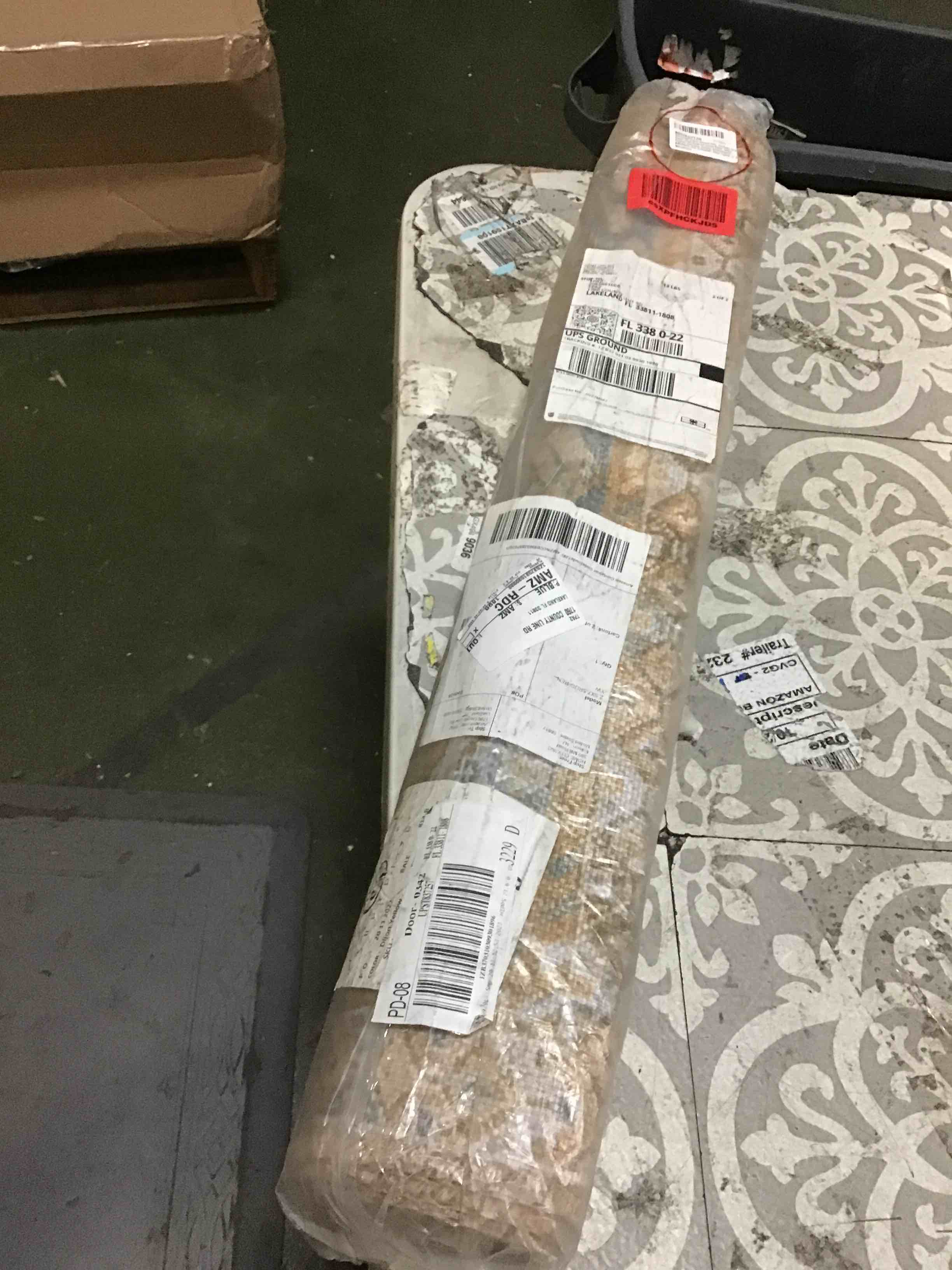 https://s3.amazonaws.com/lotting-images-prod/bidfta/BLU5434292_1699536985406.jpeg