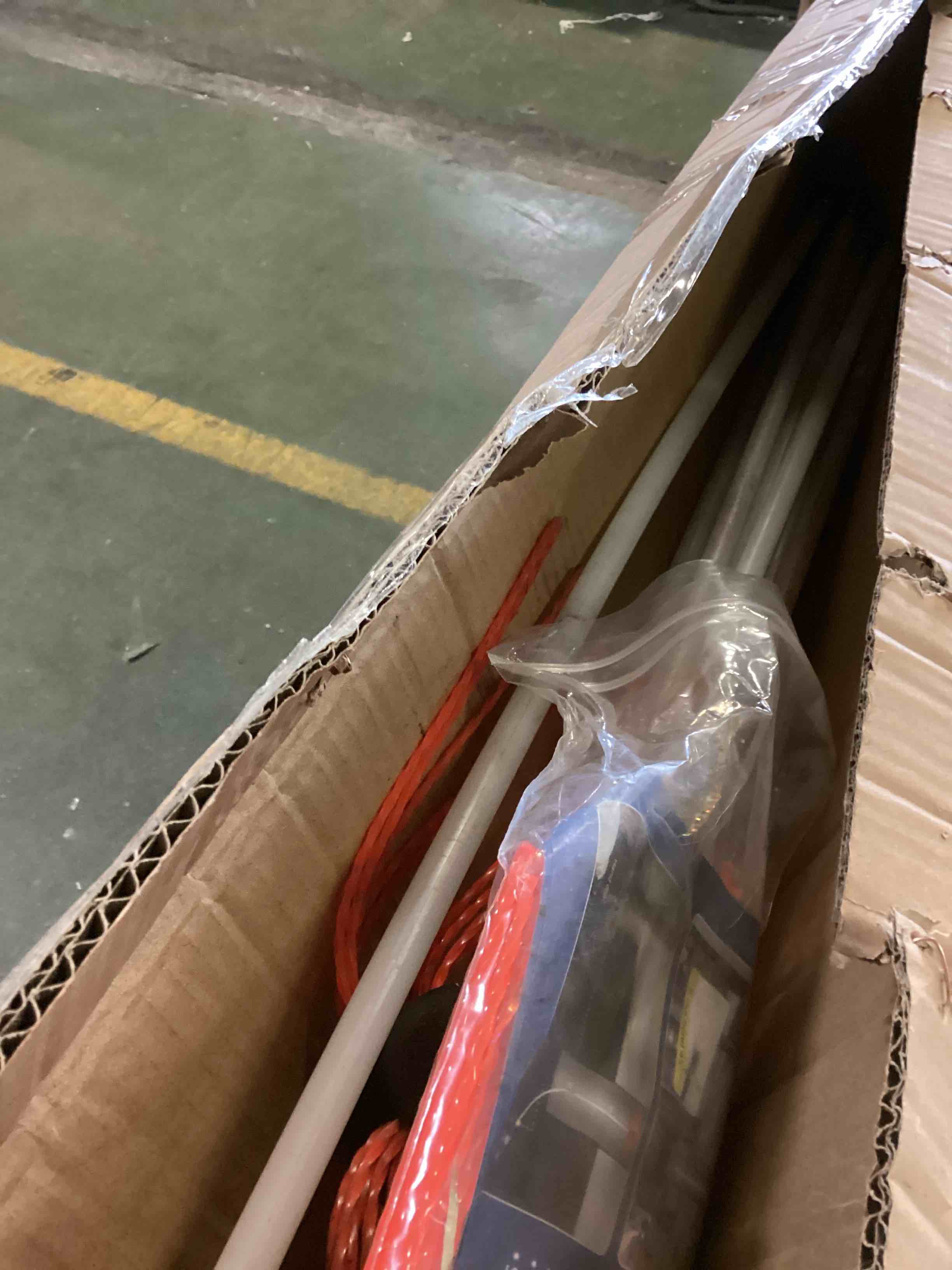 https://s3.amazonaws.com/lotting-images-prod/bidfta/BLU5434492_1699627790058.jpeg