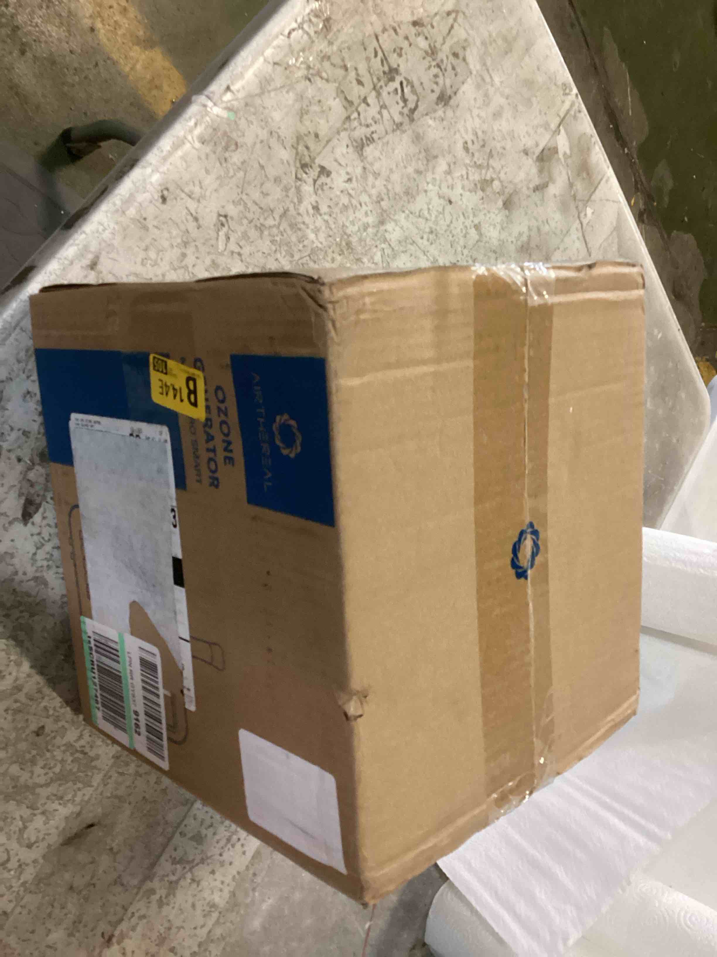 https://s3.amazonaws.com/lotting-images-prod/bidfta/BLU5434605_1699647747405.jpeg