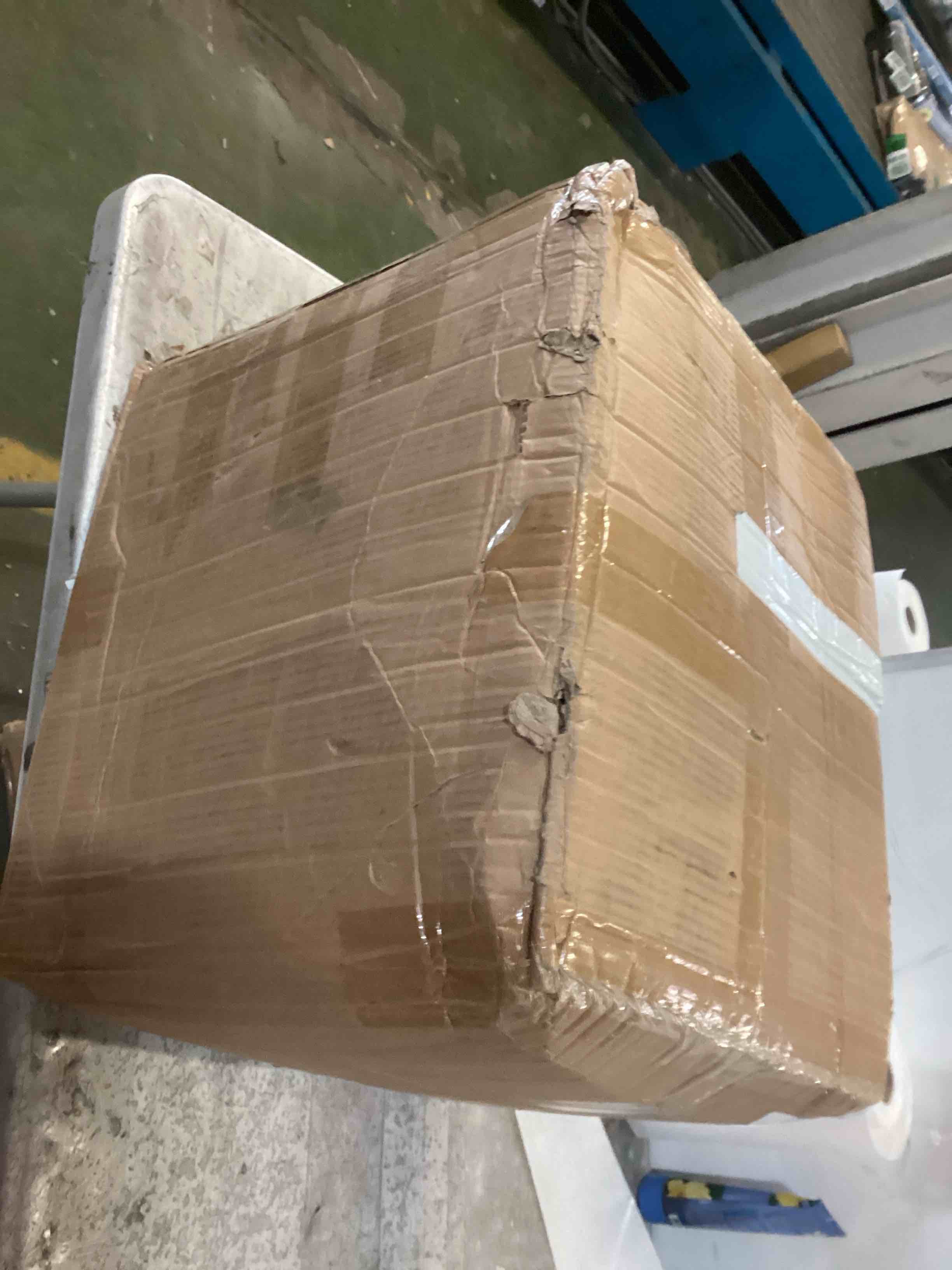 https://s3.amazonaws.com/lotting-images-prod/bidfta/BLU5434625_1699649907802.jpeg